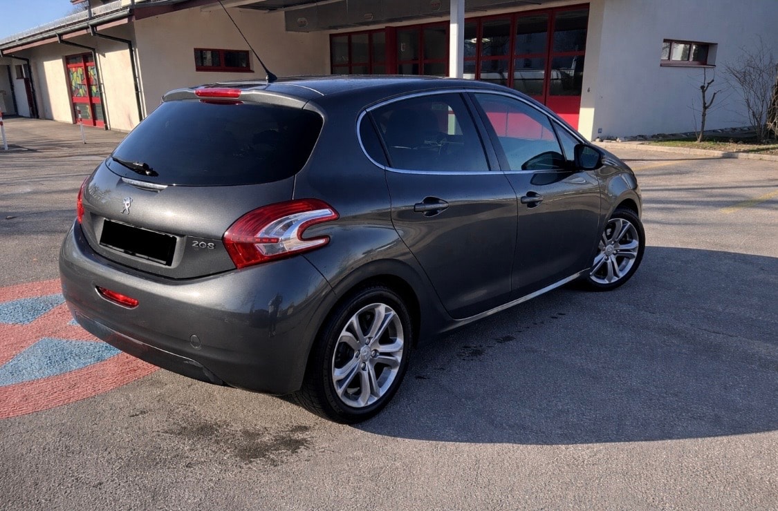 PEUGEOT 1.6 VTi Allure-image-2