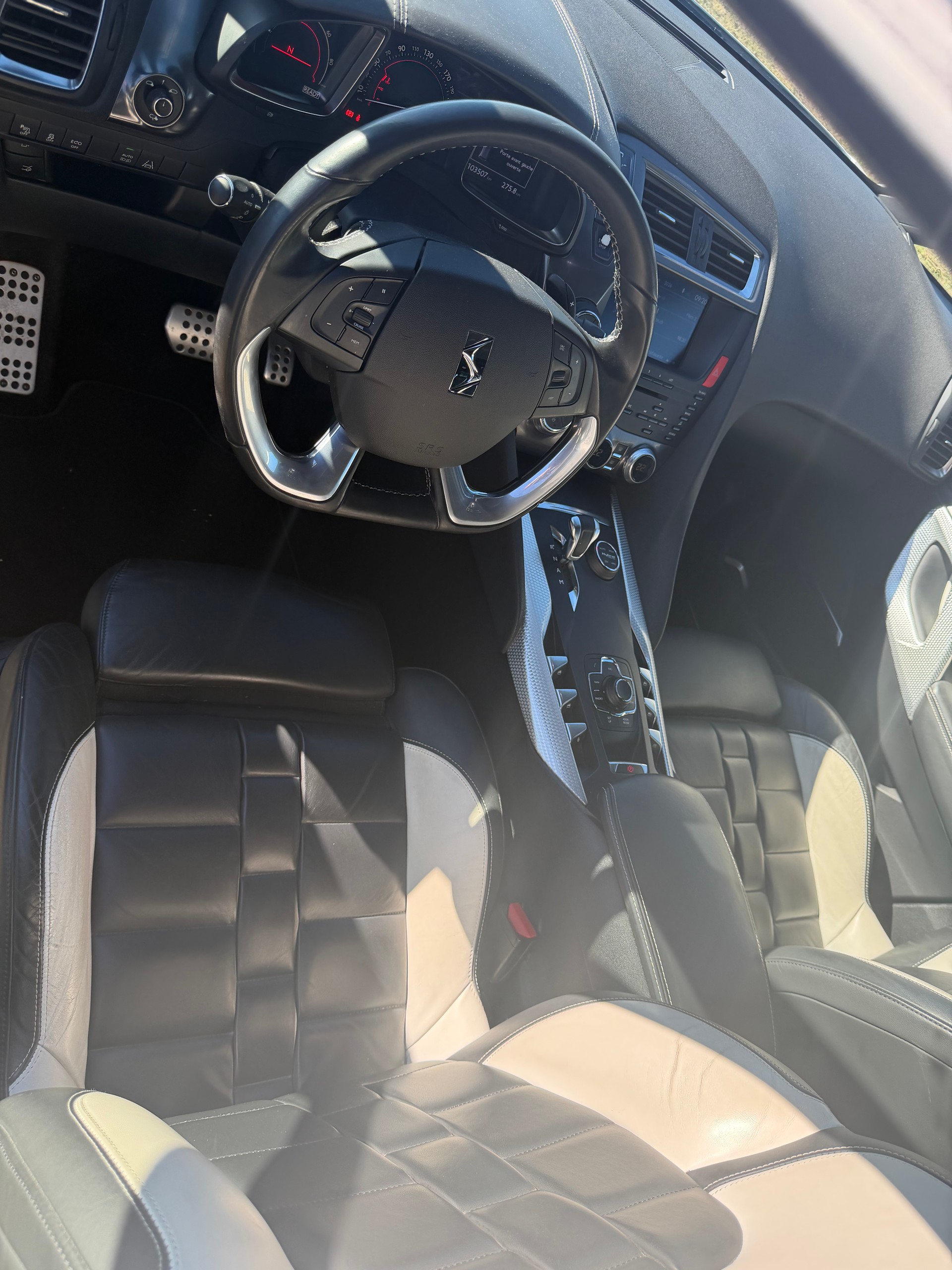 DS AUTOMOBILES DS5 HYbrid4 200 Sport Chic EGS6-image-8