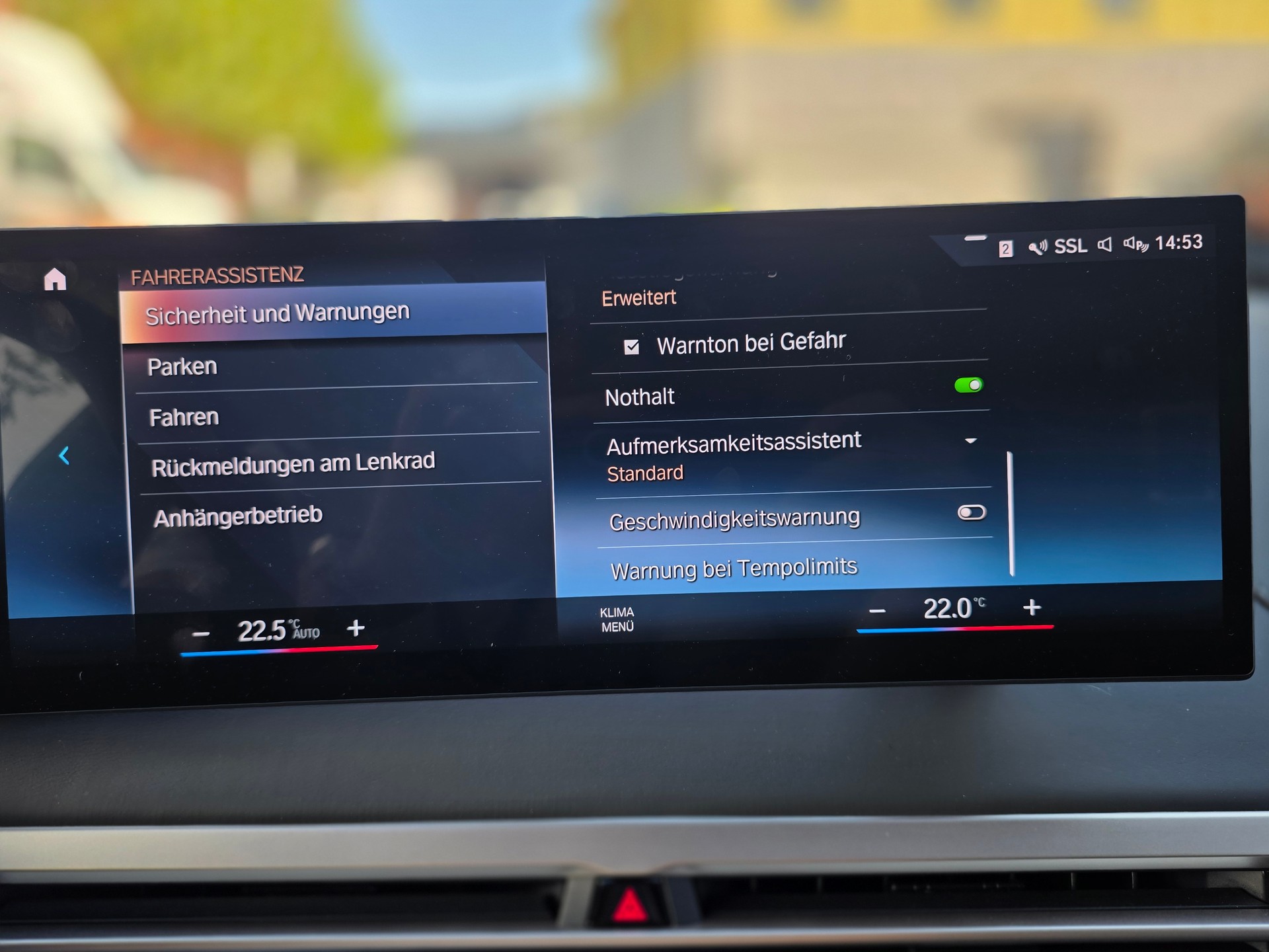 BMW iX xDrive40// SoH 97.2% -GRATIS SERVICE- MASSAGE SITZE- EL.AHK -SKYLOUNGE- ASSISTENZ PAK- PLUS -SPORT PAK.- GARANTIE BIS 11.2029-image-19