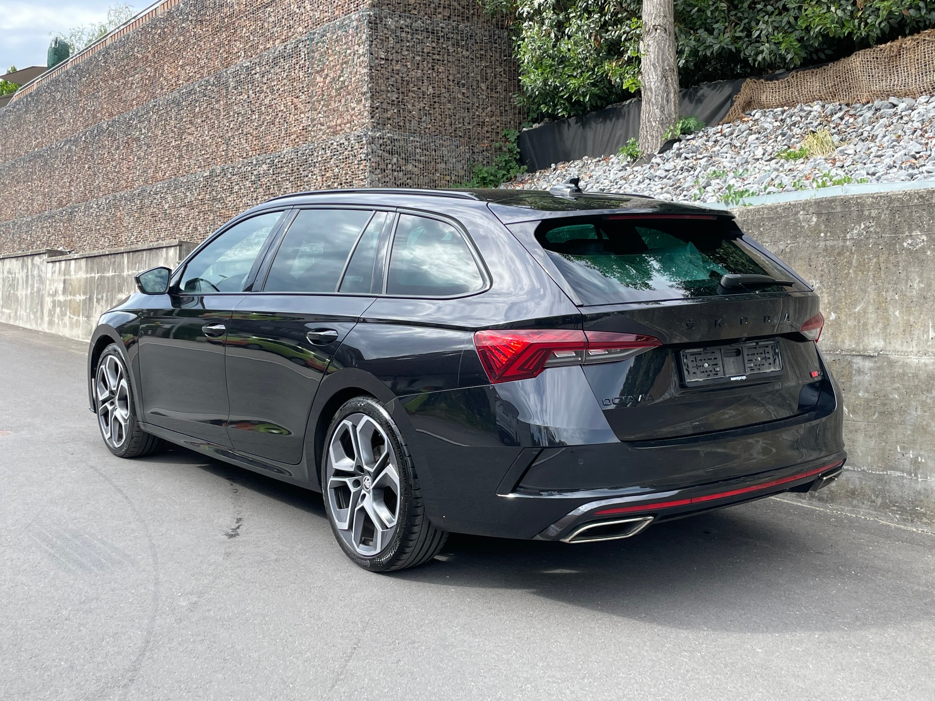 SKODA Octavia Combi 2.0 TDI DSG RS 4x4-image-3