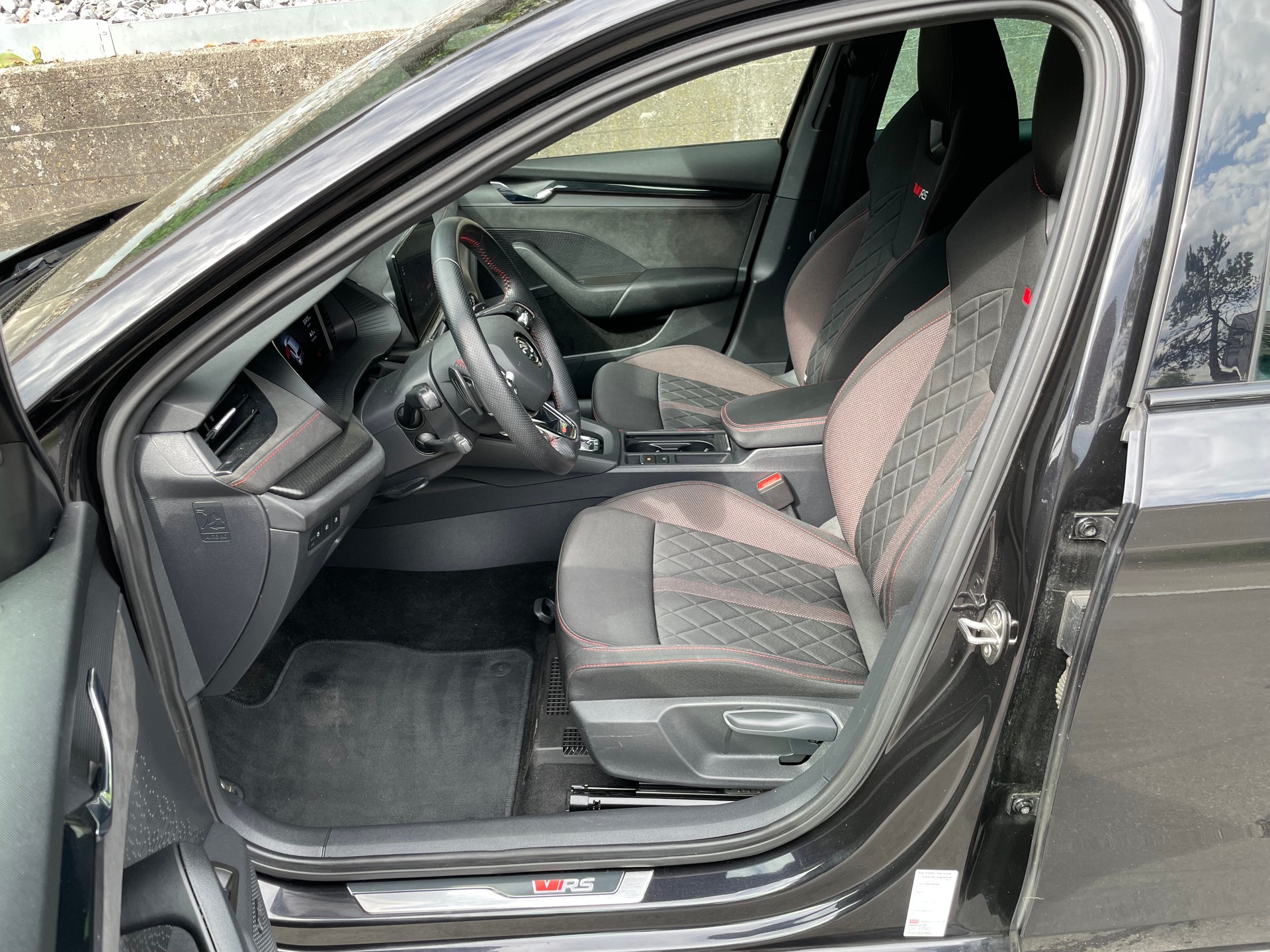 SKODA Octavia Combi 2.0 TDI DSG RS 4x4-image-10