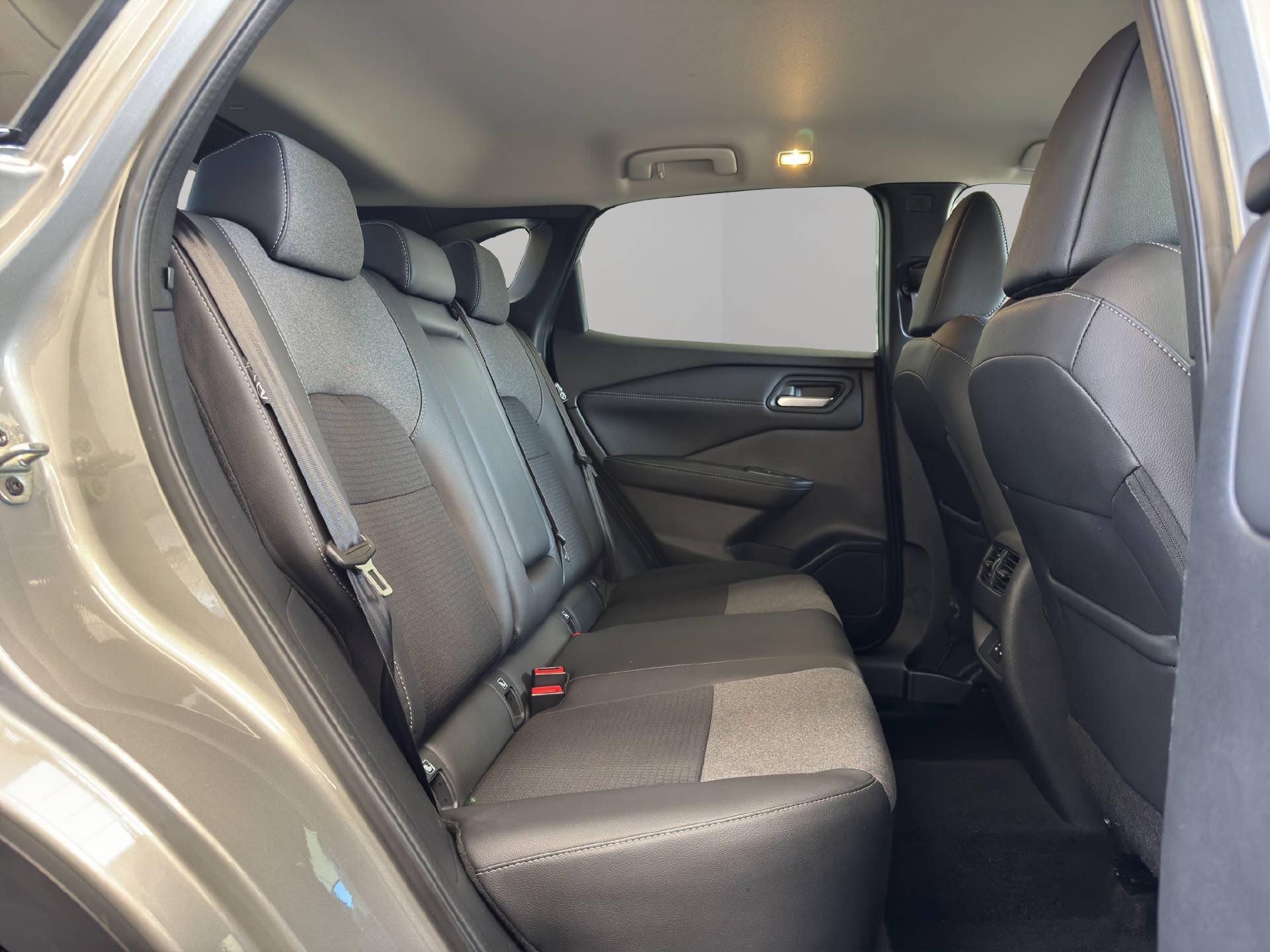 NISSAN Qashqai 1.3 DIG-T 158 N-Connecta-image-6