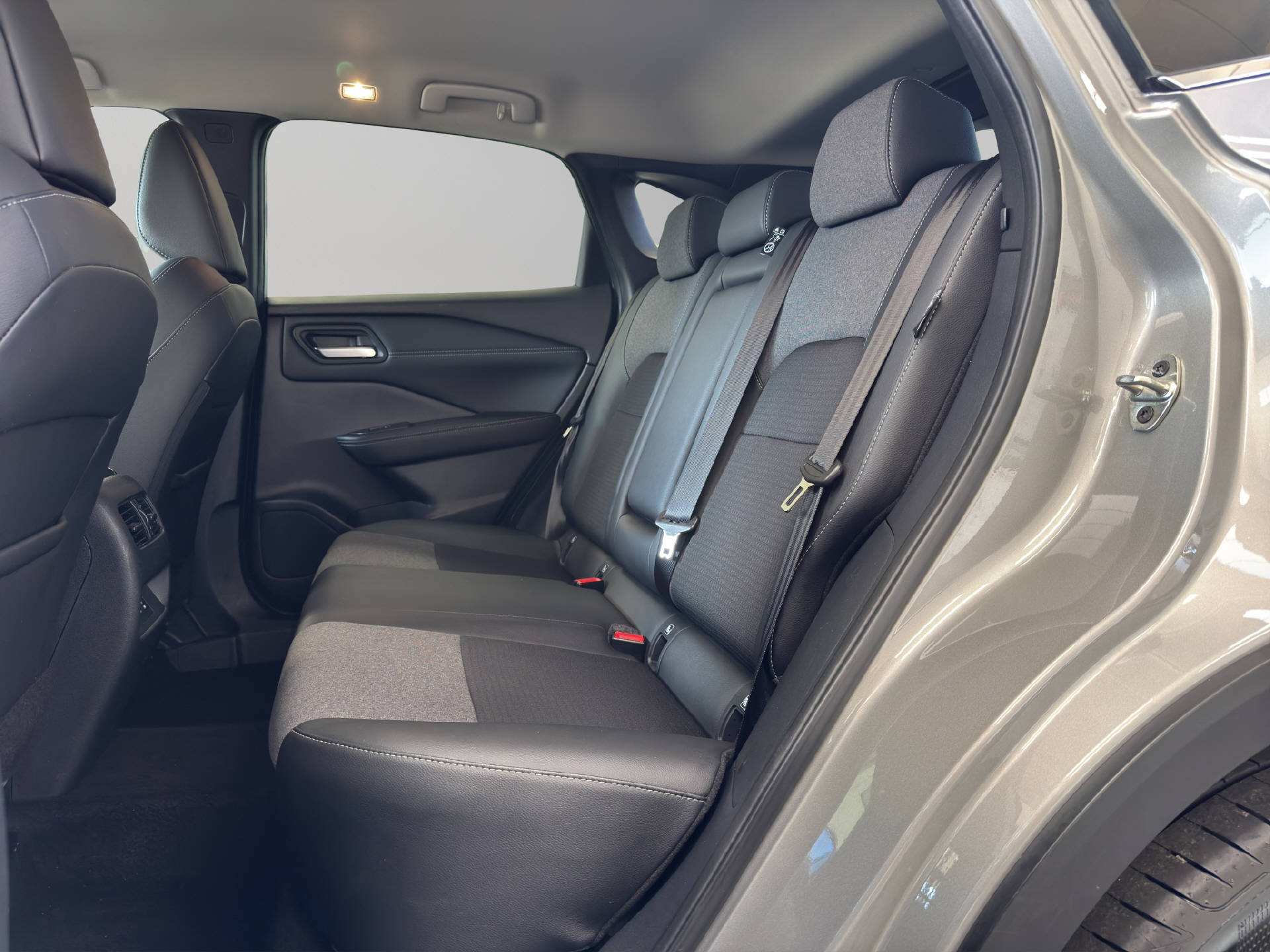 NISSAN Qashqai 1.3 DIG-T 158 N-Connecta-image-5
