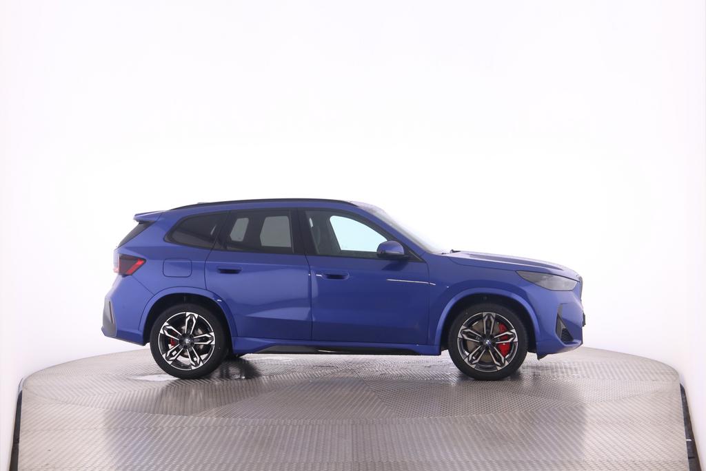 BMW X1 23i xDrive-image-4