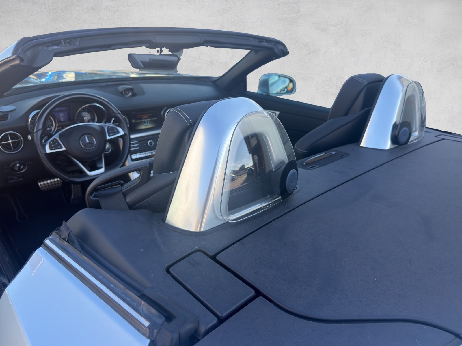 MERCEDES-BENZ SLC 200 9G-Tronic-image-12