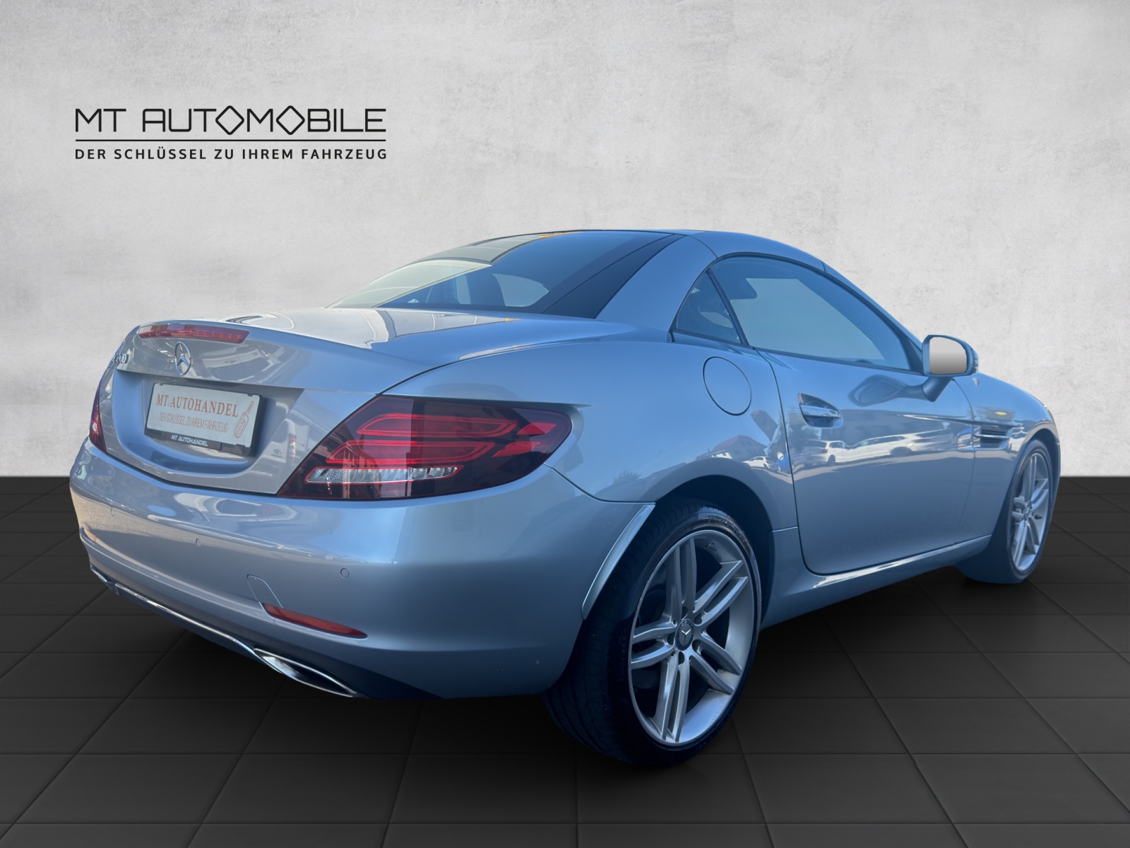 MERCEDES-BENZ SLC 200 9G-Tronic-image-4