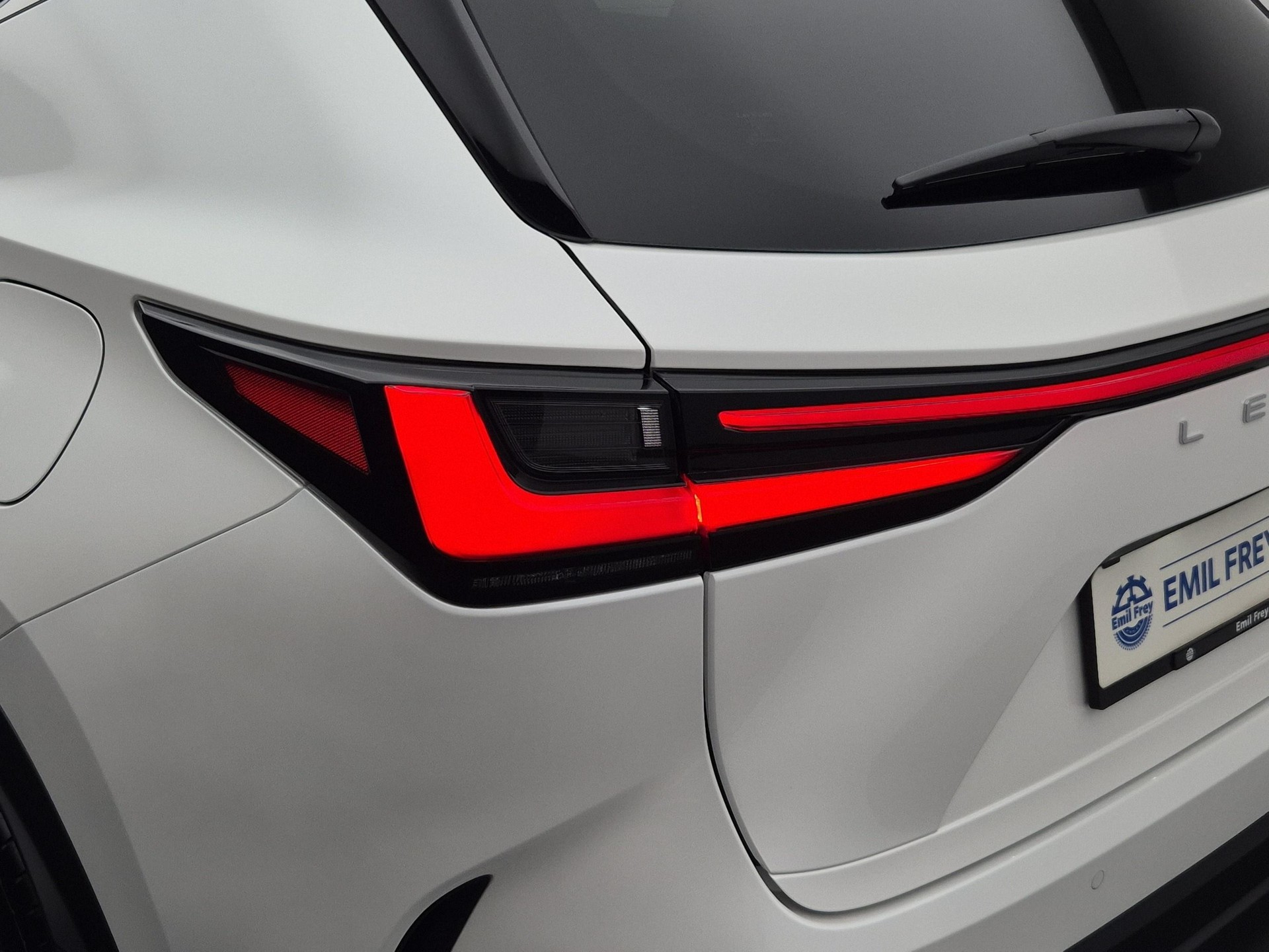 LEXUS NX 350h Excellence-image-17