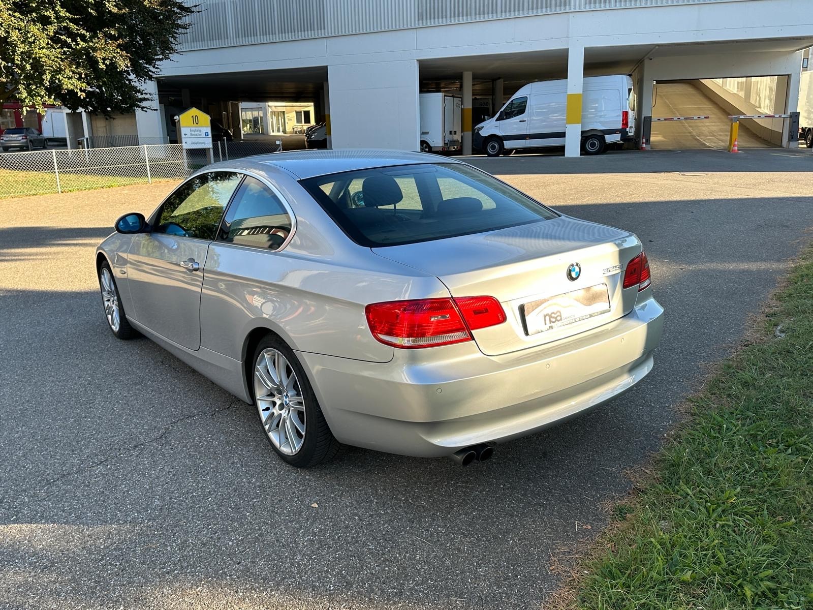 BMW 325i Coupé-image-4