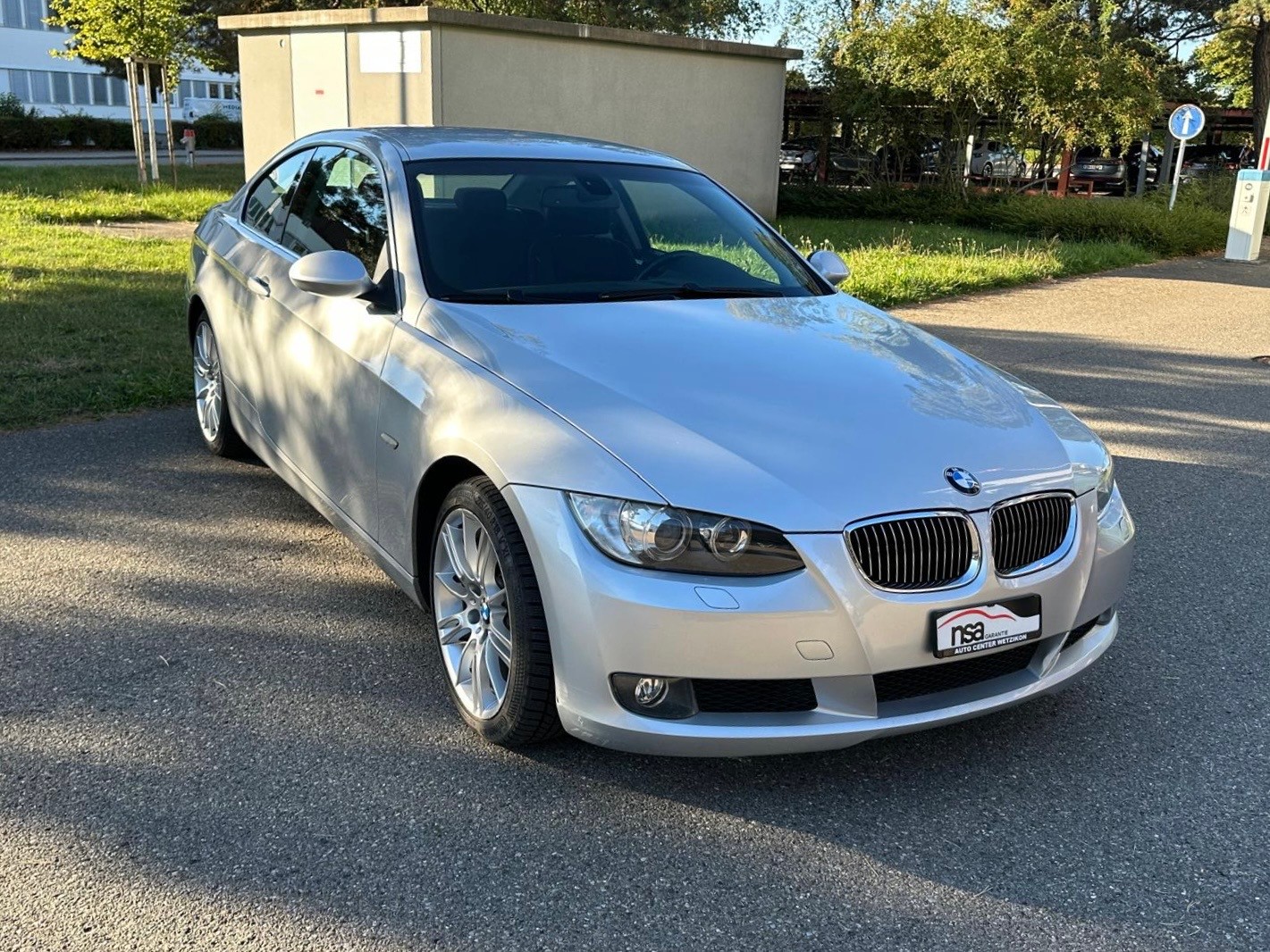 BMW 325i Coupé-image-2