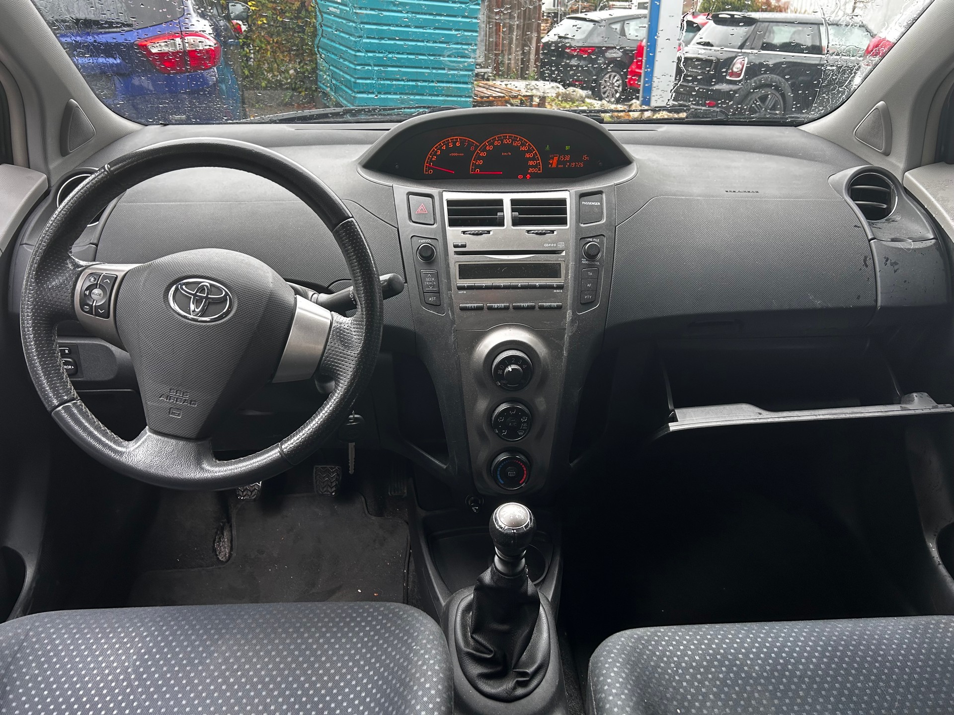 TOYOTA Yaris 1.33 Linea Sol-image-8