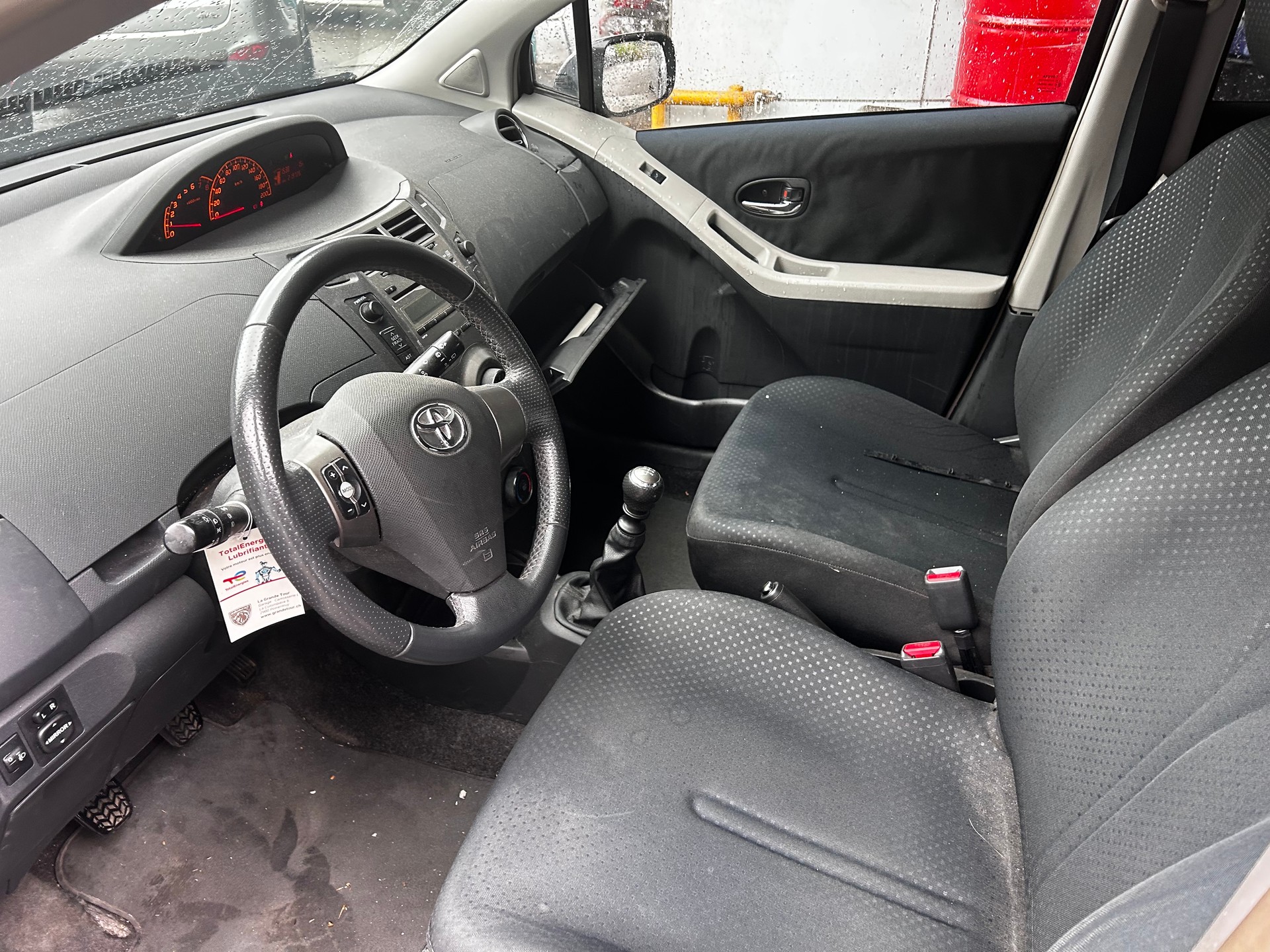 TOYOTA Yaris 1.33 Linea Sol-image-9