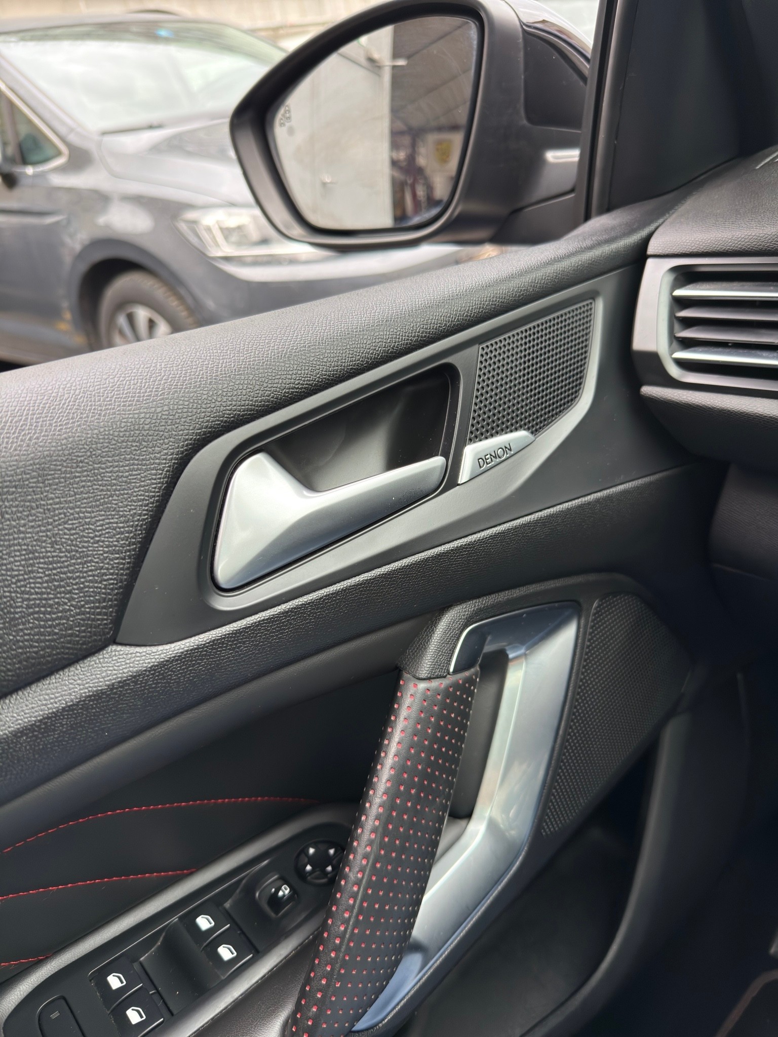 PEUGEOT 308 1.6 e-THP GT-image-6