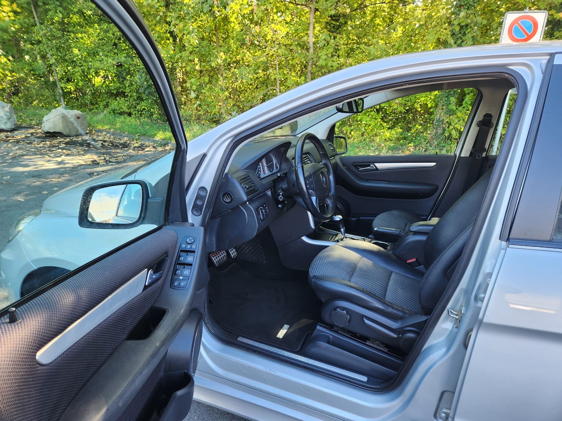 MERCEDES-BENZ B 180 Selection Autotronic-image-7