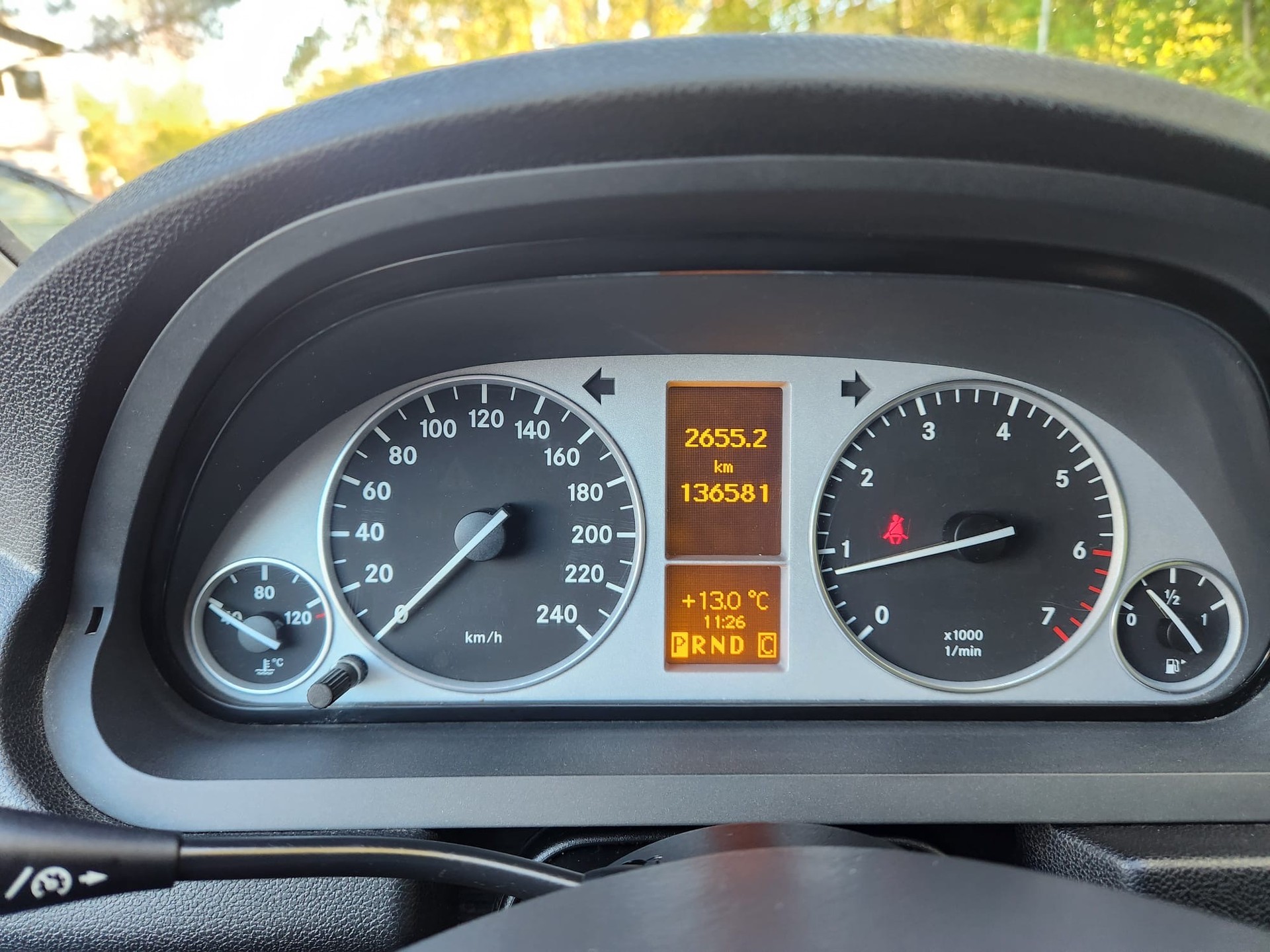 MERCEDES-BENZ B 180 Selection Autotronic-image-14