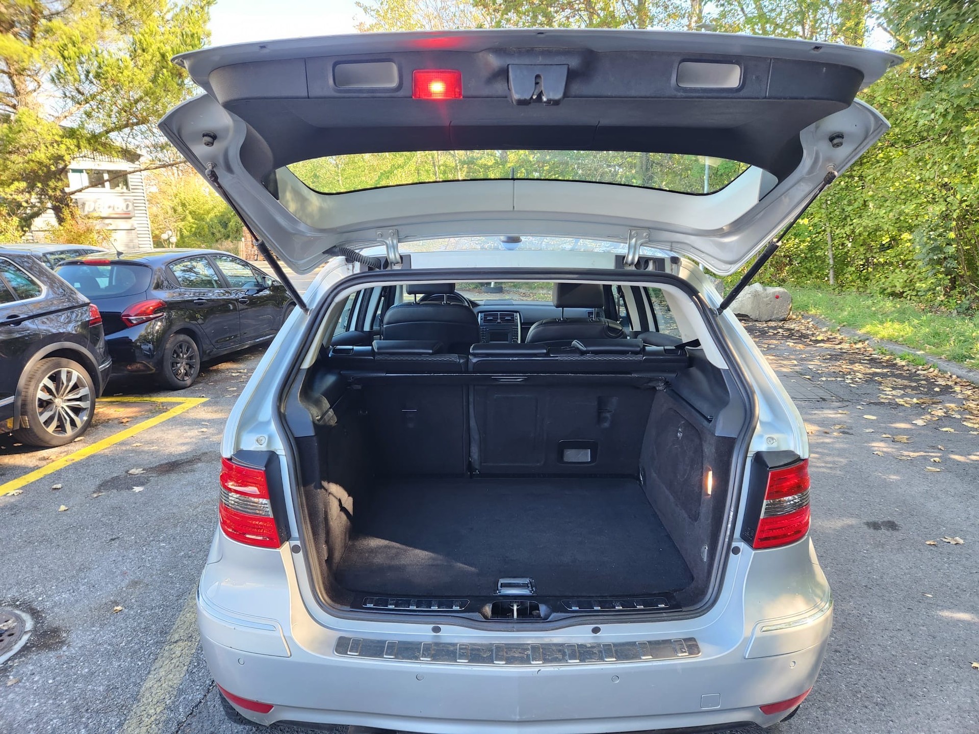 MERCEDES-BENZ B 180 Selection Autotronic-image-6