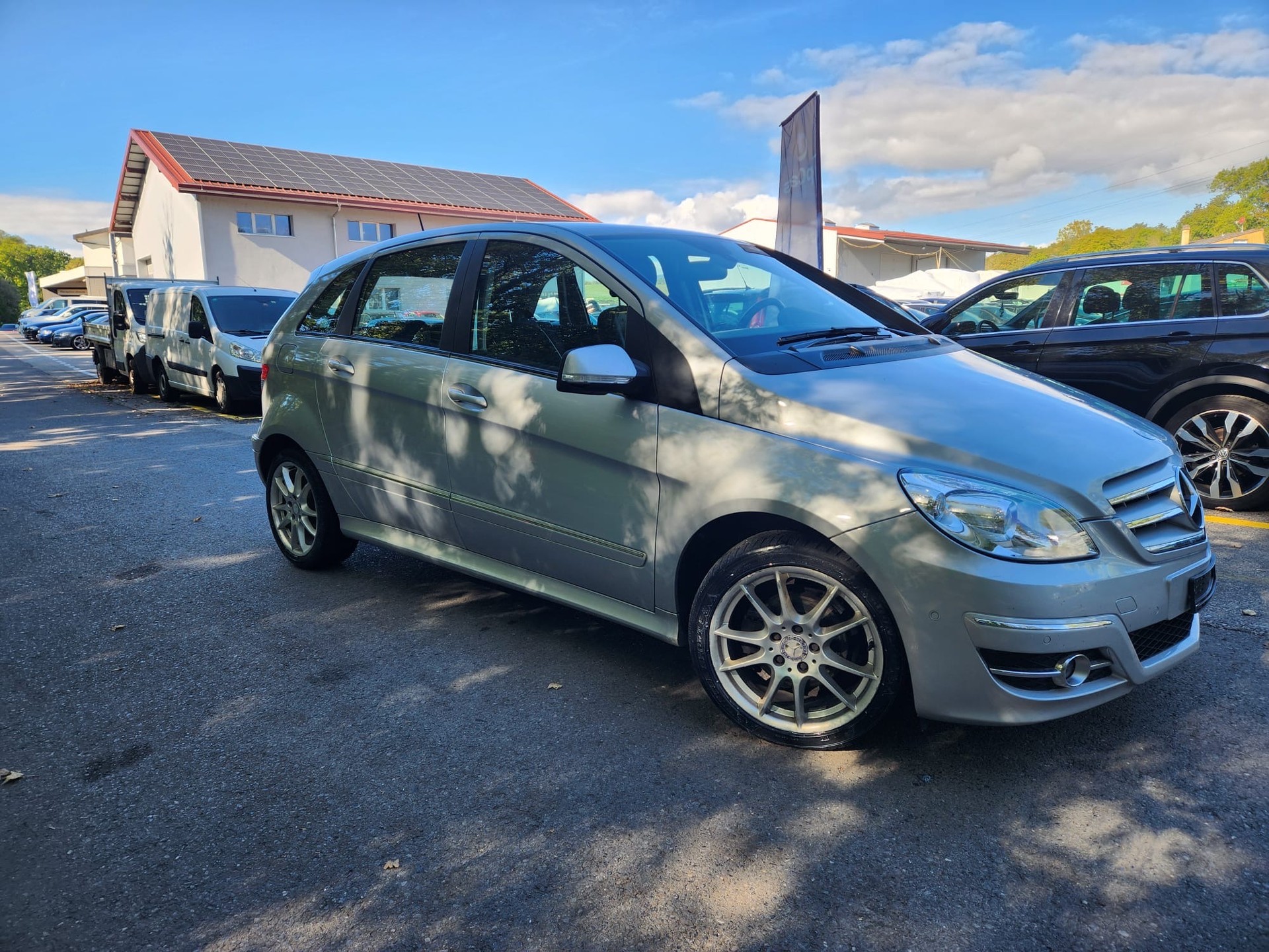 MERCEDES-BENZ B 180 Selection Autotronic-image-4