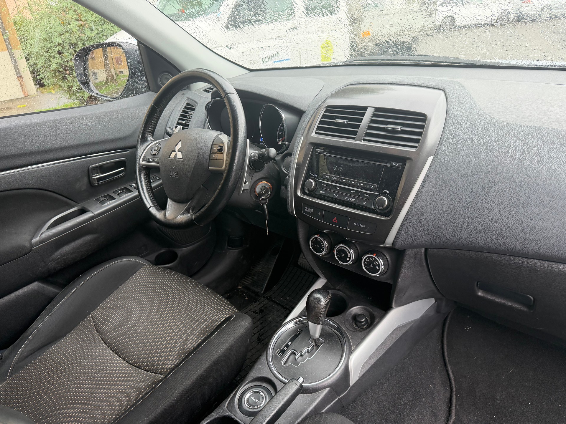MITSUBISHI ASX 2.2 DID Invite 4WD Automatic-image-8