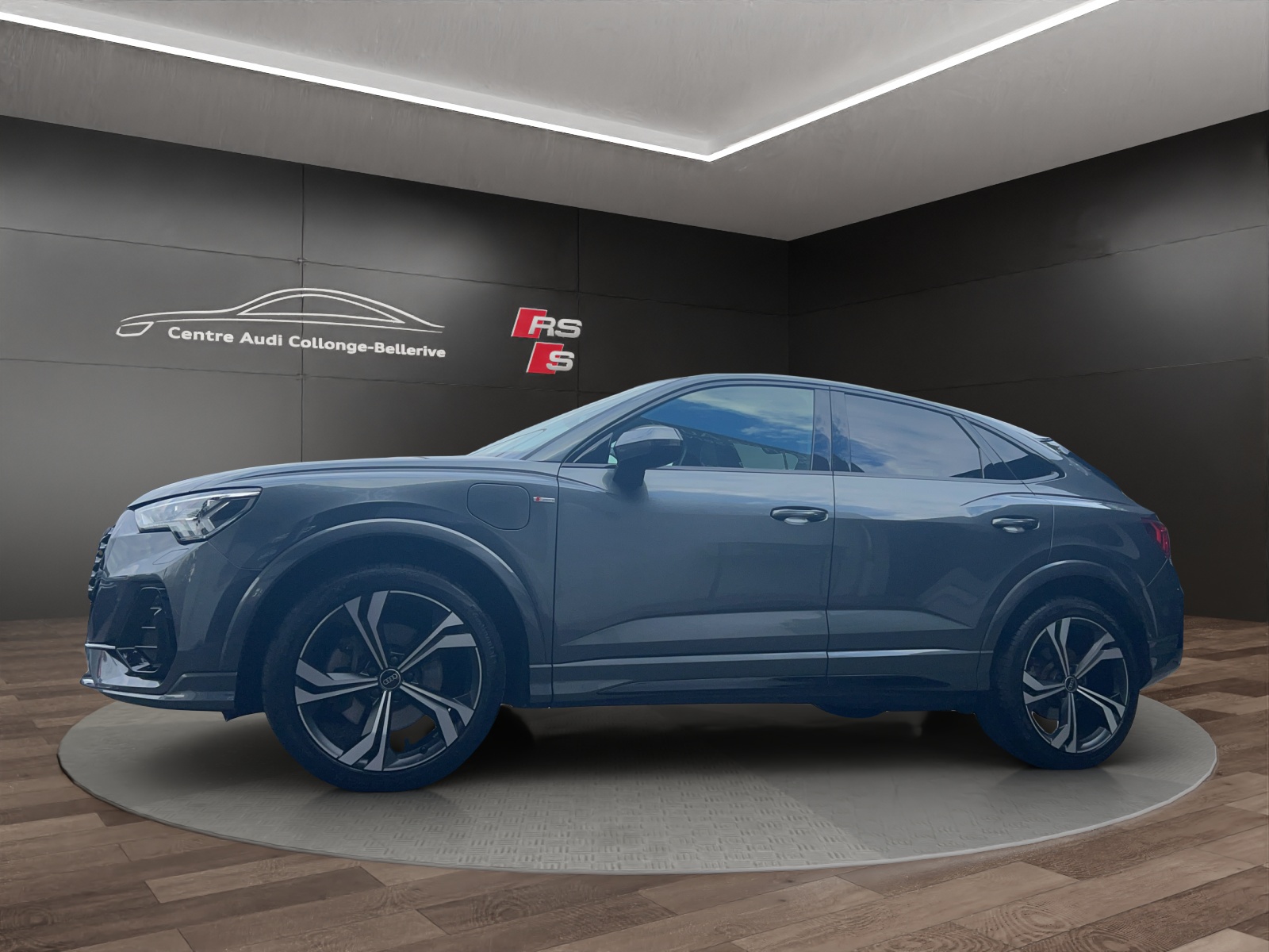AUDI Q3 Sportback 45 TFSI e S line S-tronic-showroom-element-2
