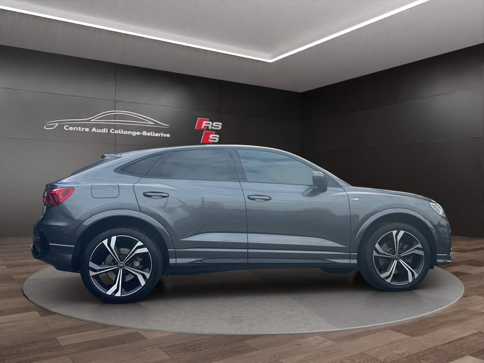 AUDI Q3 Sportback 45 TFSI e S line S-tronic-image-5