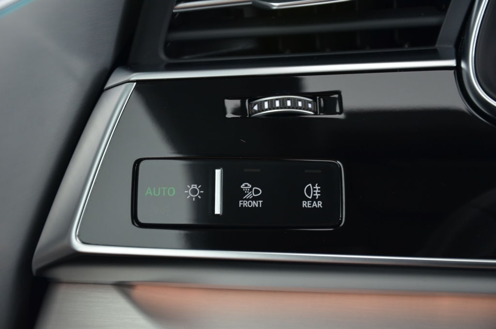 AUDI SQ8 TFSI Quattro-image-21