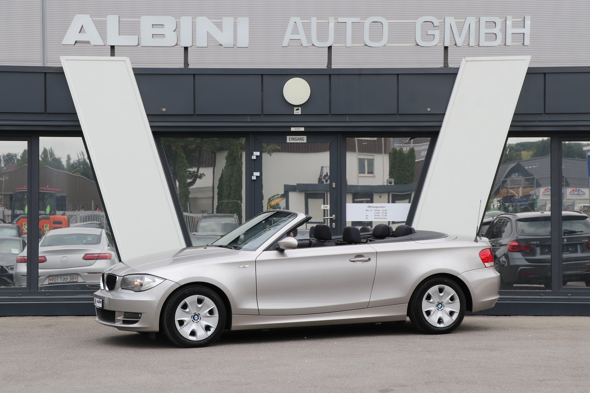 BMW 118i Cabrio-image-0