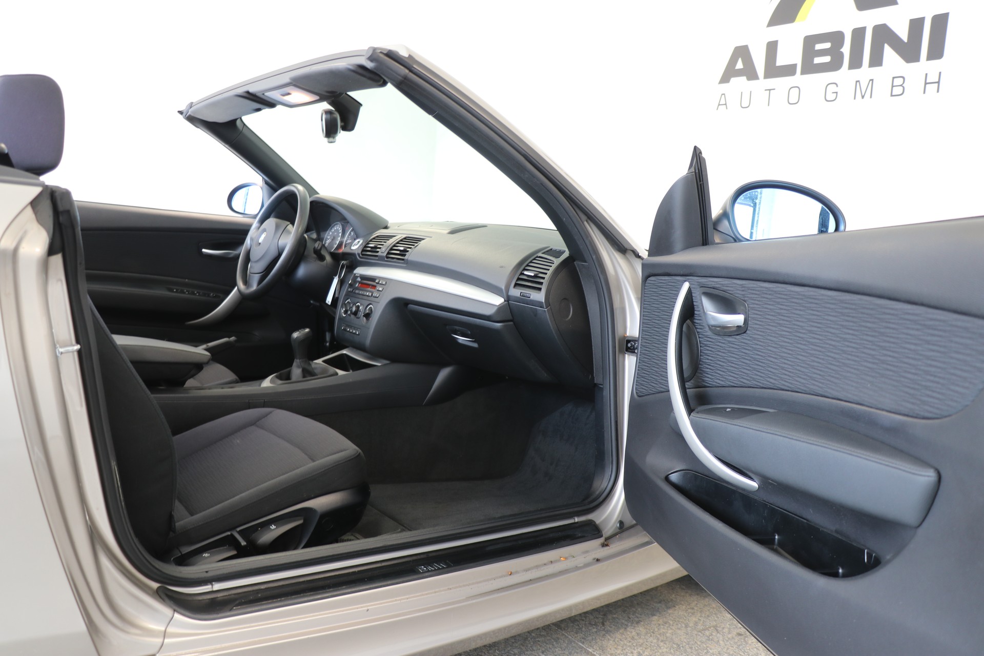 BMW 118i Cabrio-image-8