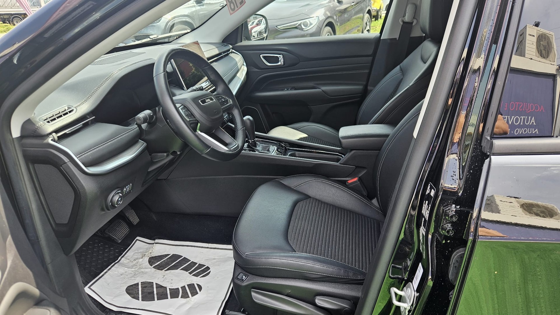 JEEP Compass 4x2 1.5 T MHEV Swiss Limited Plus-image-8