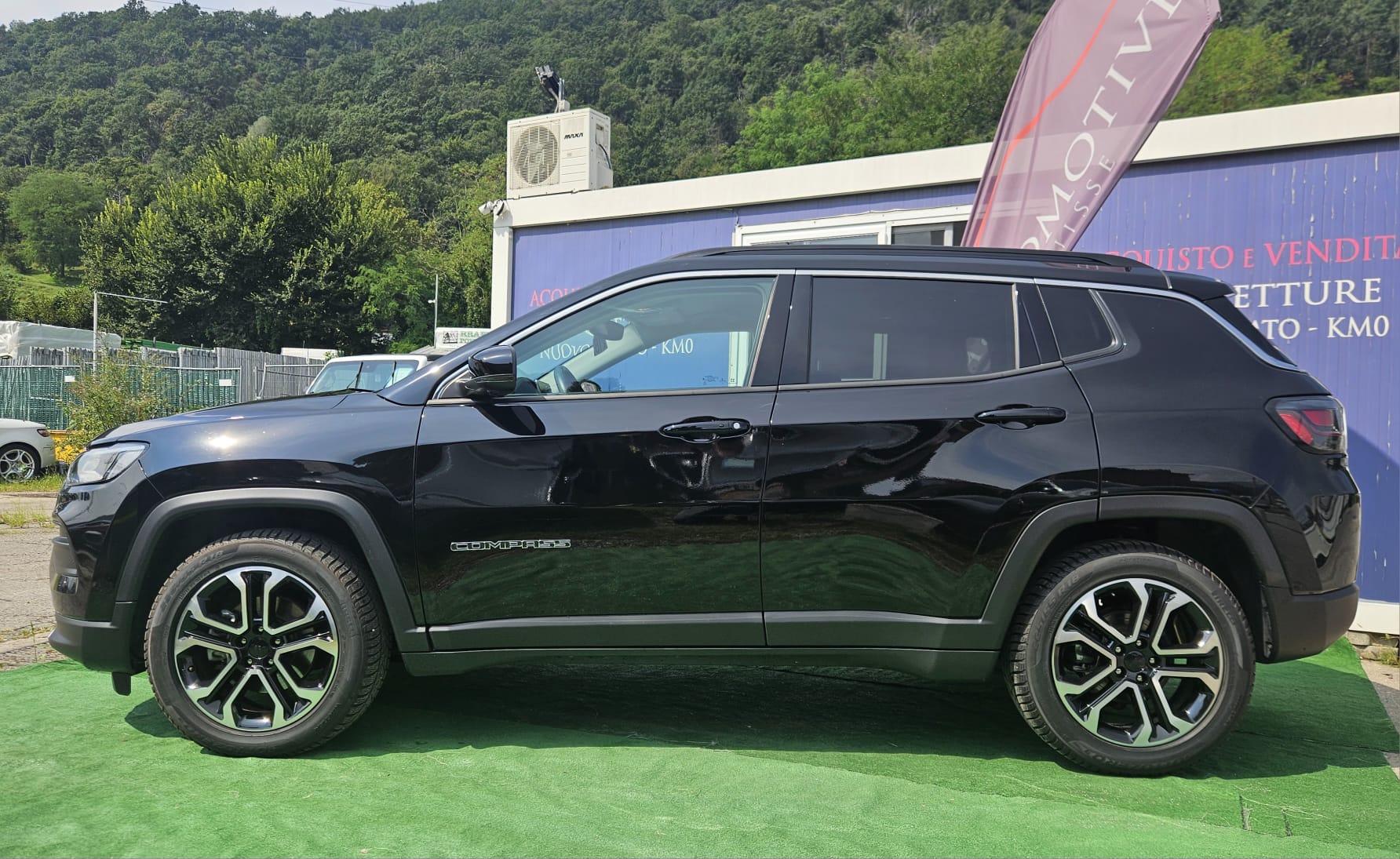 JEEP Compass 4x2 1.5 T MHEV Swiss Limited Plus-image-3