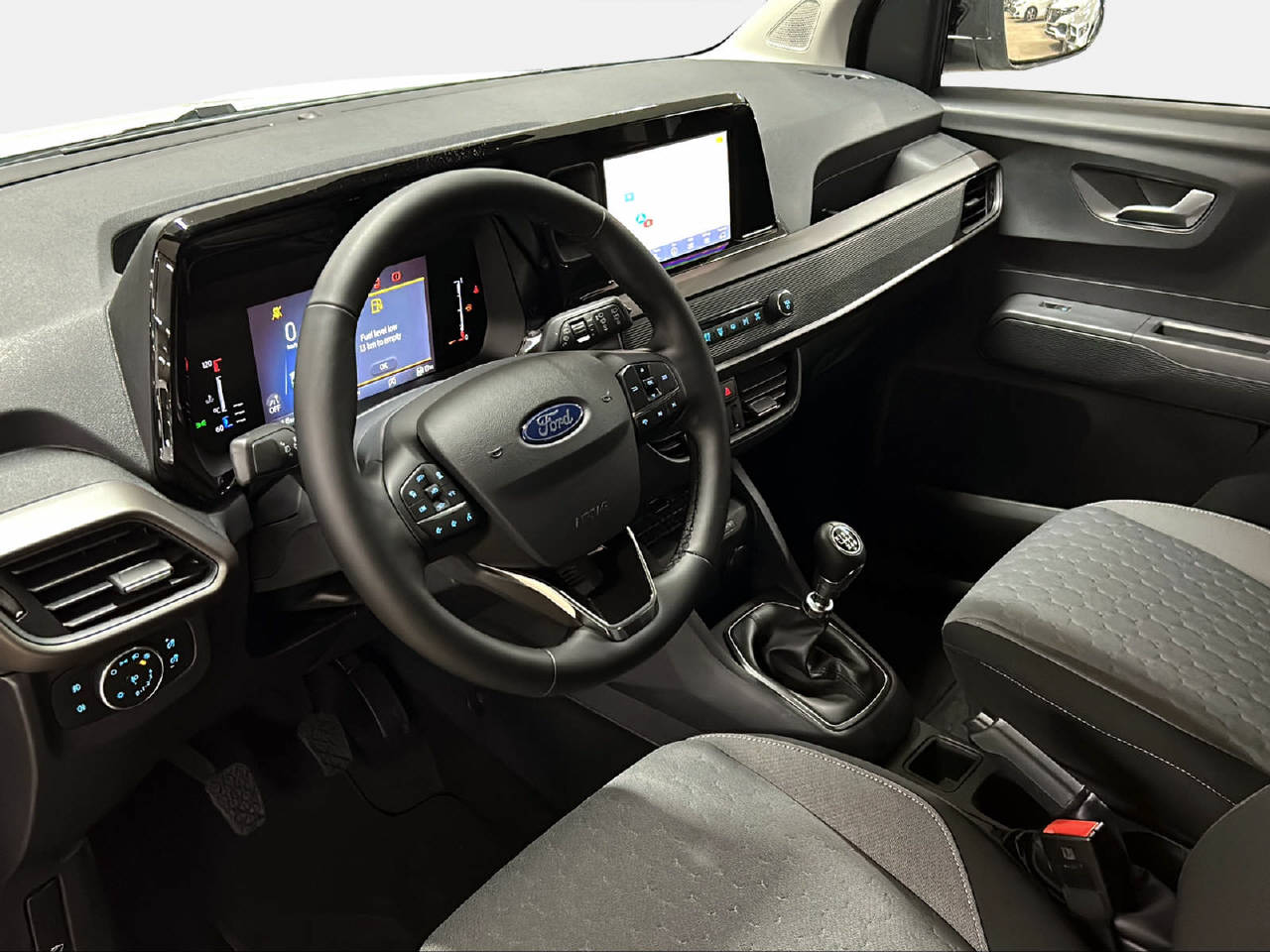 FORD TOURNEO COURIERier 1.0 EcoBoost Titanium-image-10