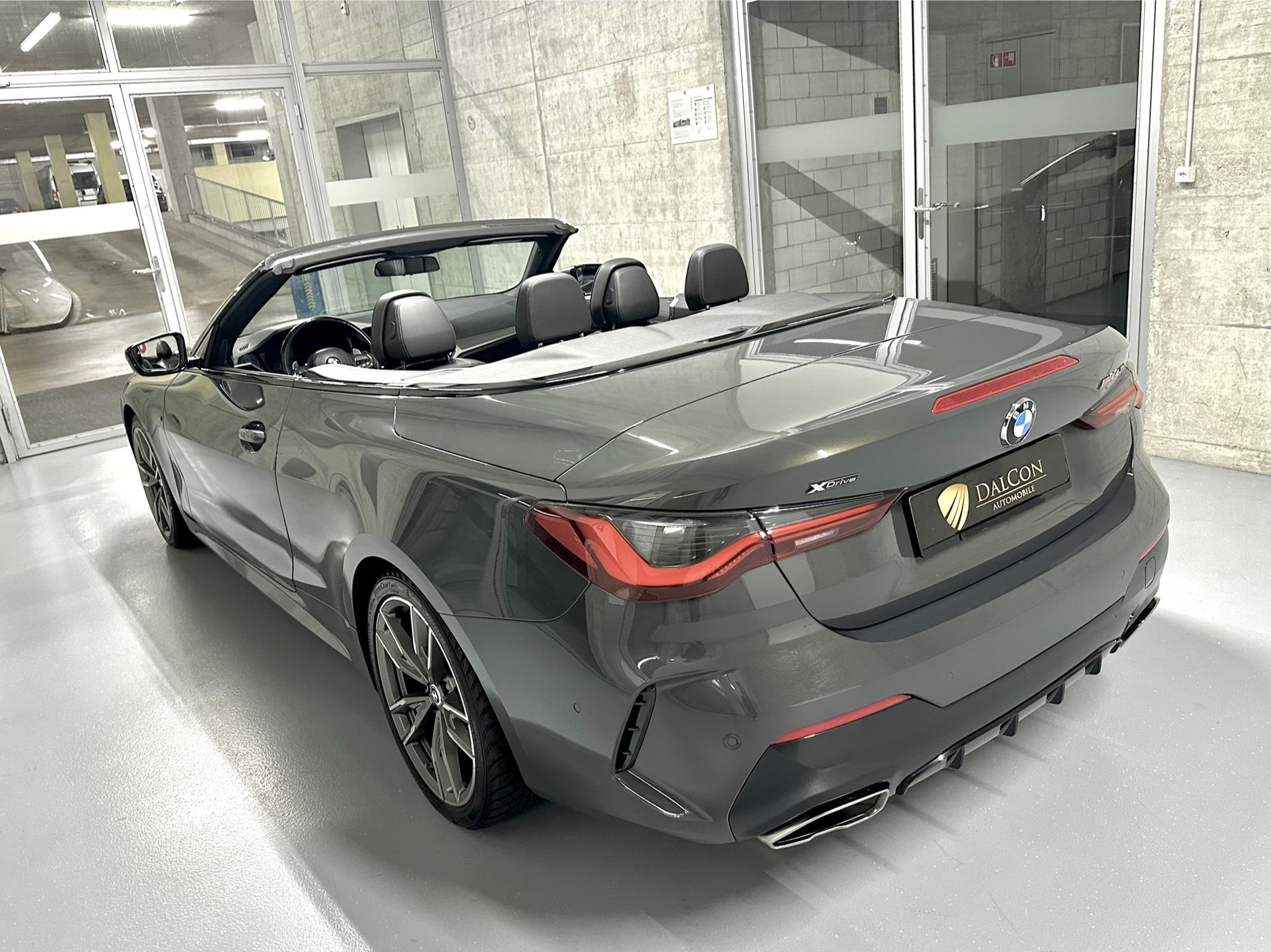 BMW M440i xDrive 48V Cabriolet Steptronic-image-9