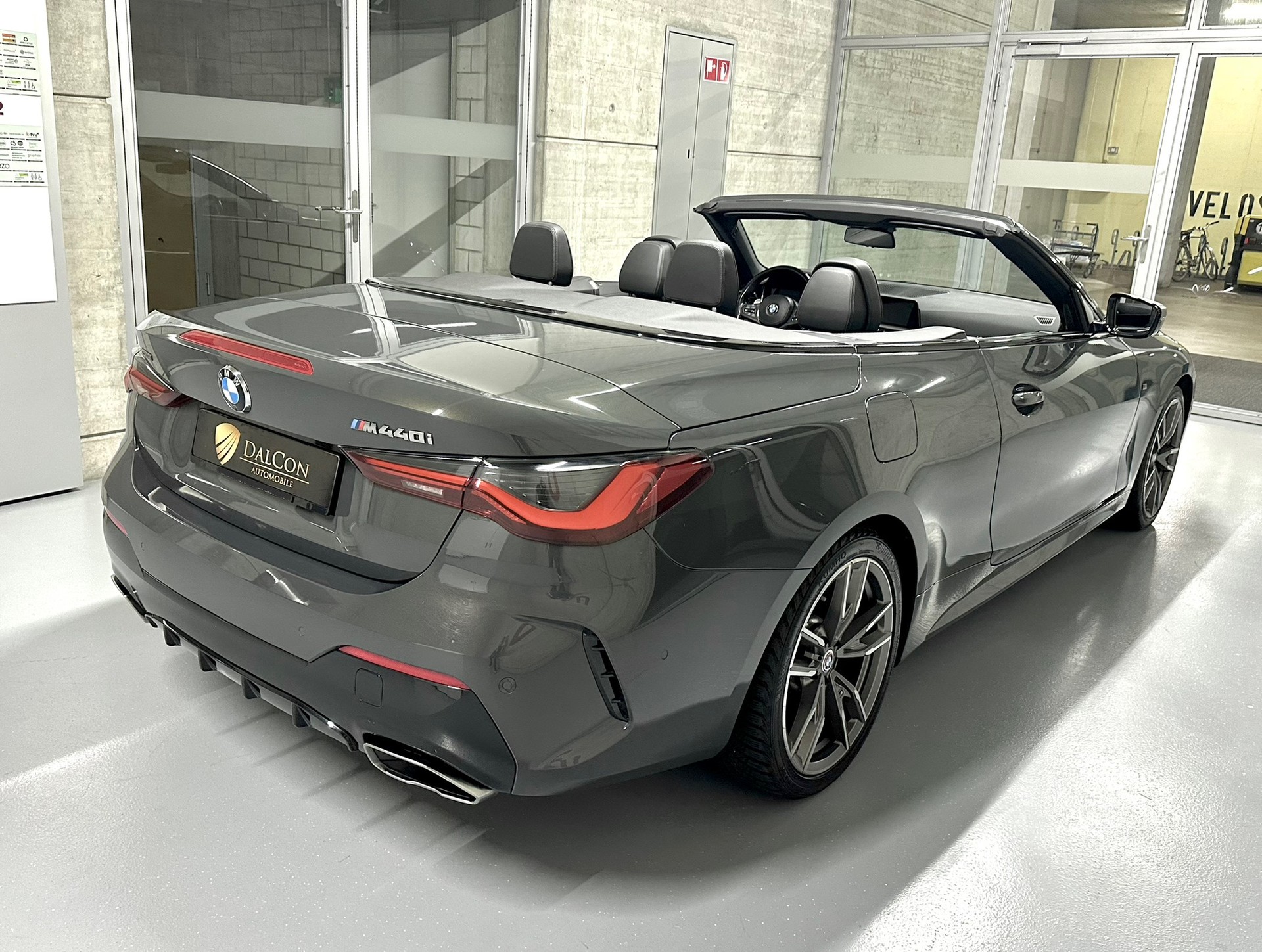 BMW M440i xDrive 48V Cabriolet Steptronic-image-7