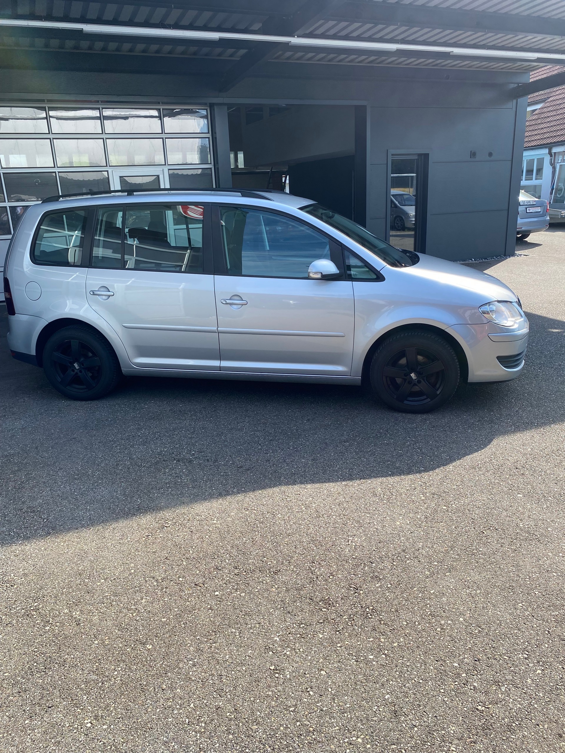VW Touran 1.9 TDI Highline-image-7