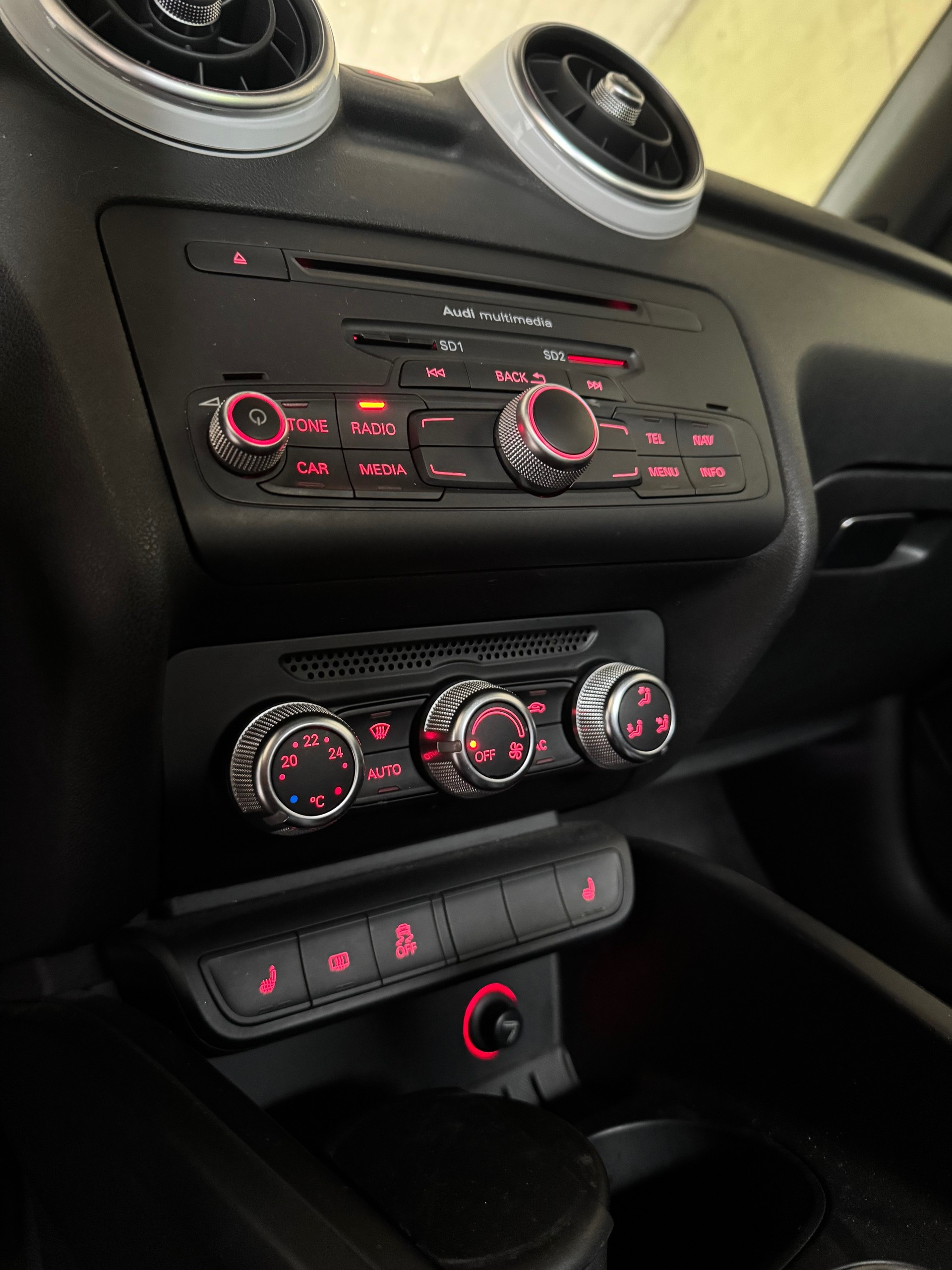 AUDI A1 Sportback 1.6 TDI Ambition-image-7