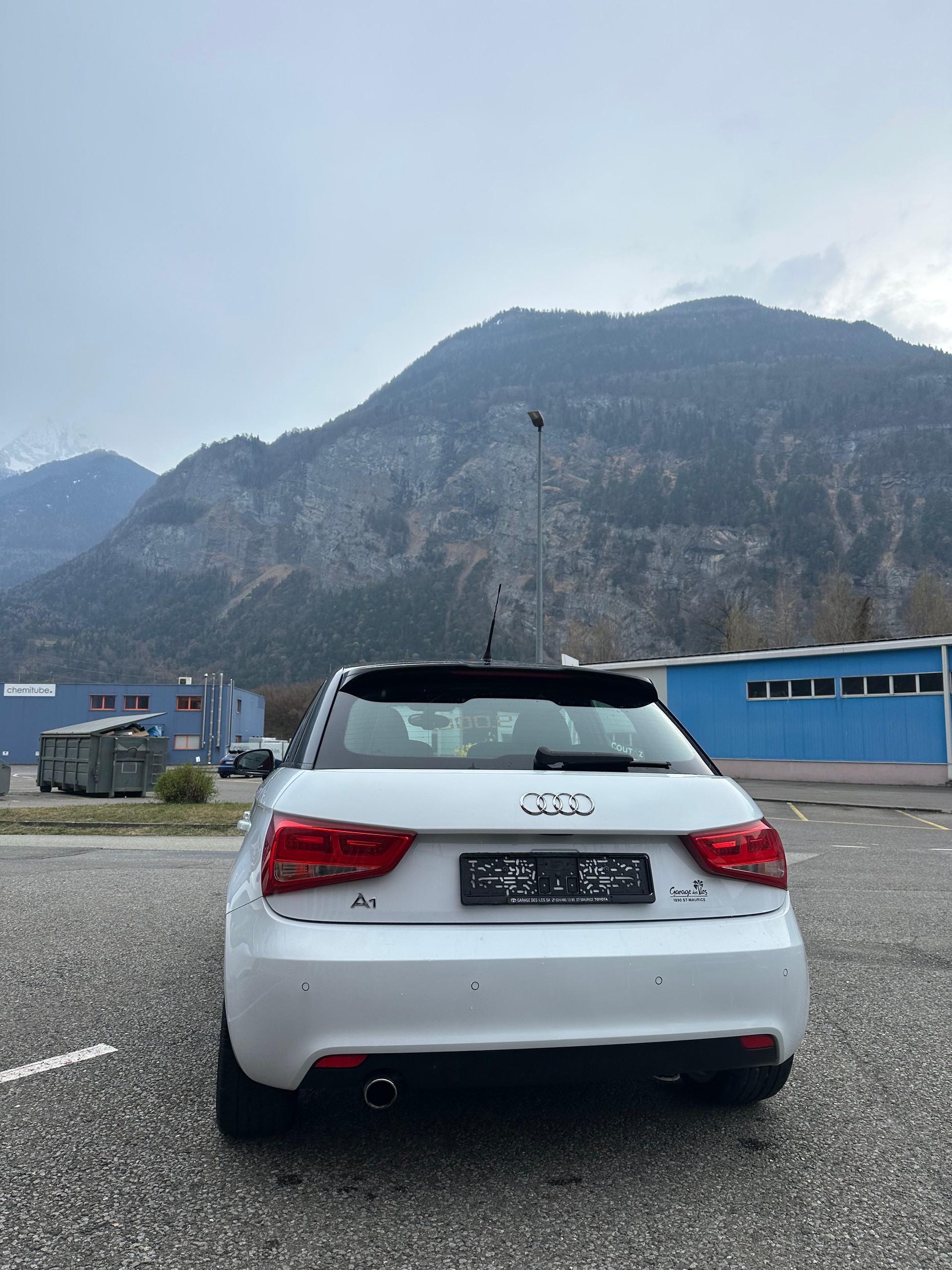 AUDI A1 Sportback 1.6 TDI Ambition-image-3