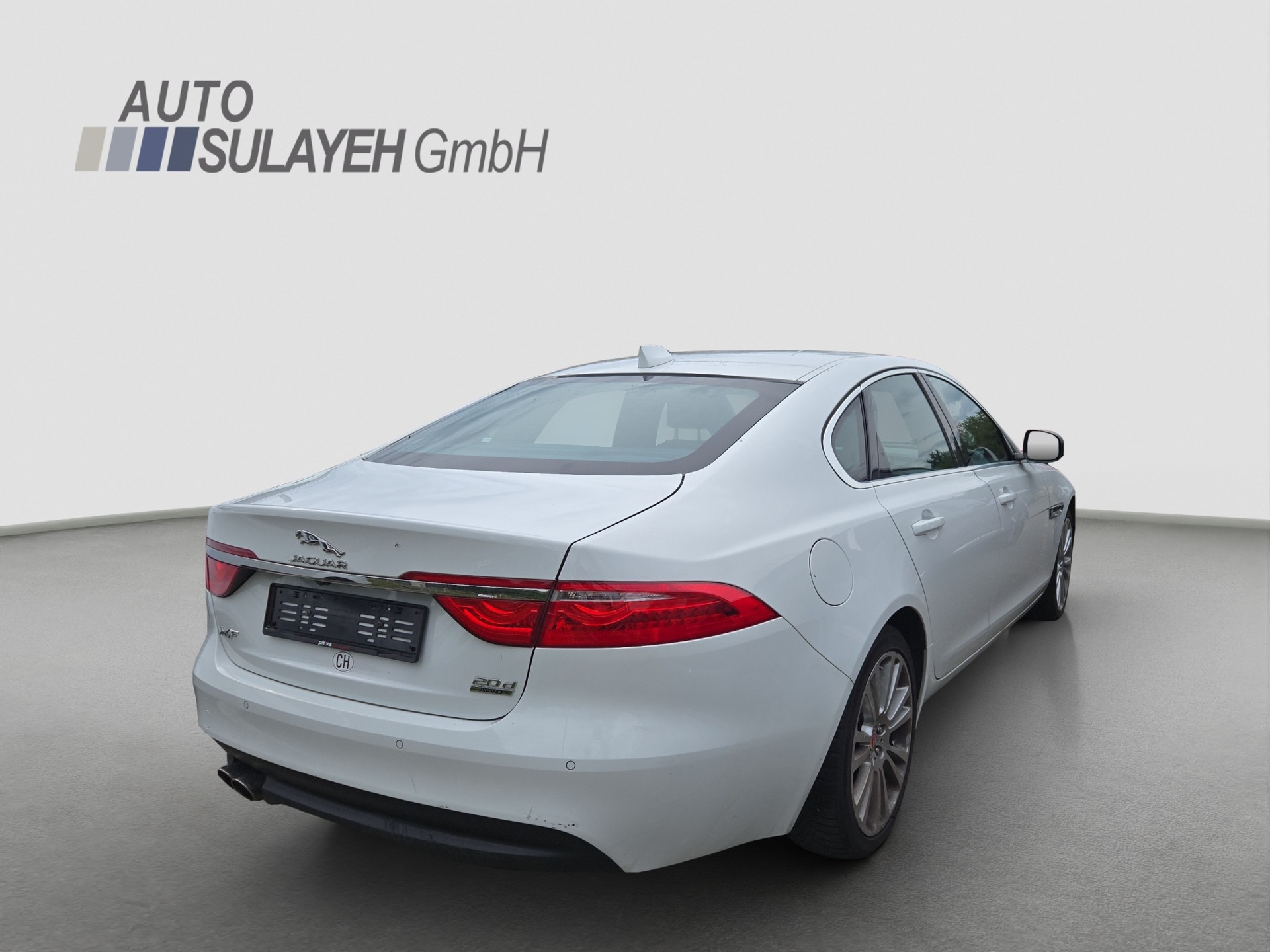JAGUAR XF-image-2