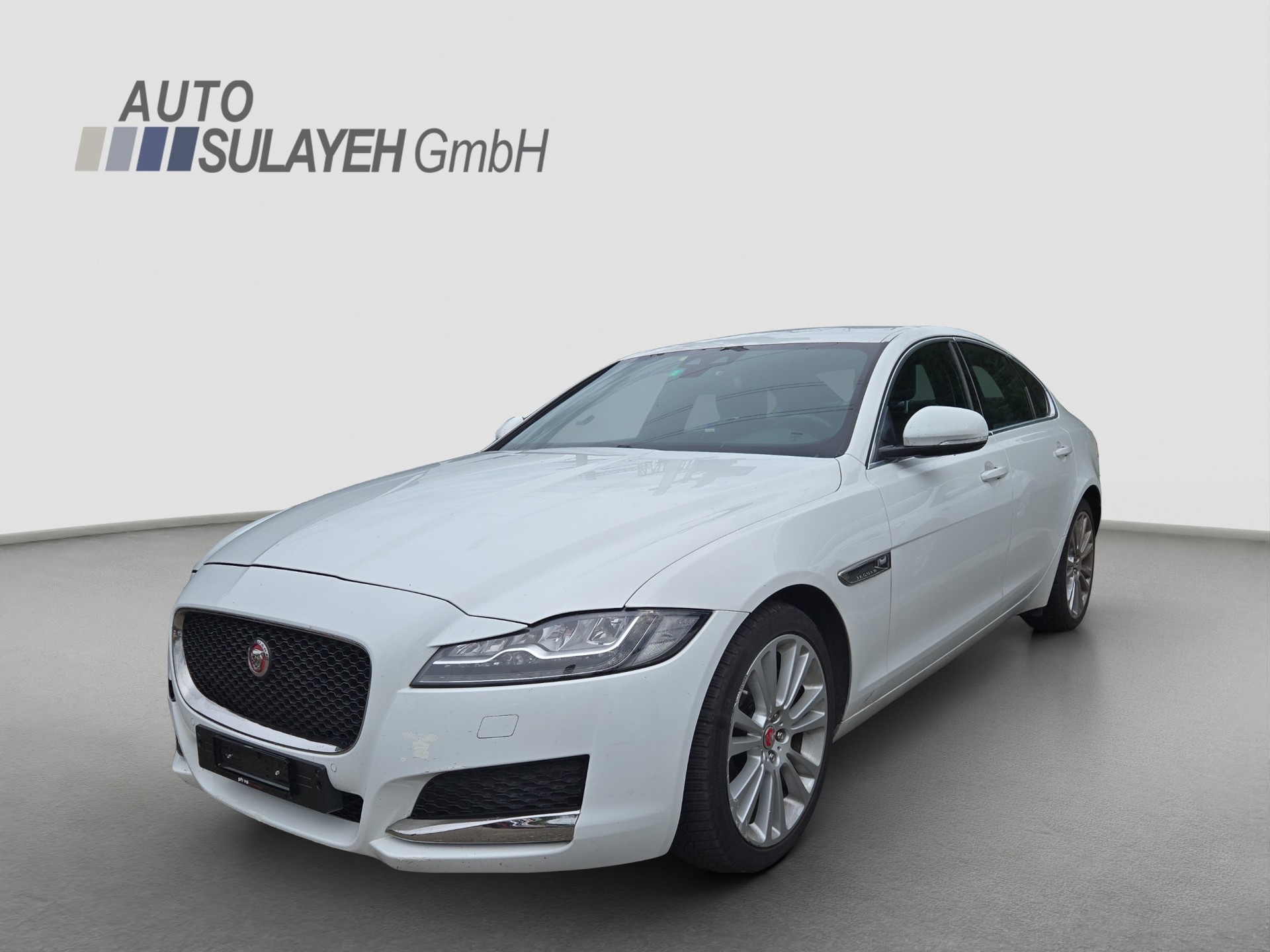 JAGUAR XF-image-1