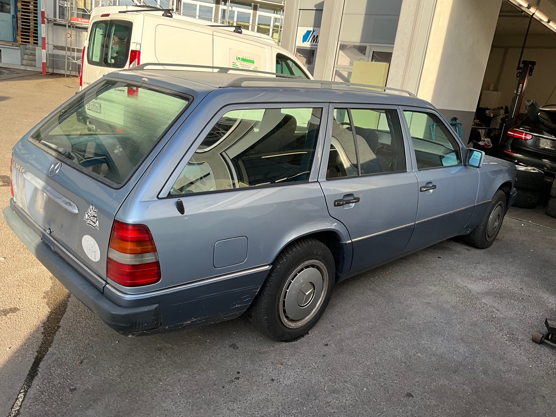 MERCEDES-BENZ 230 TE-image-4