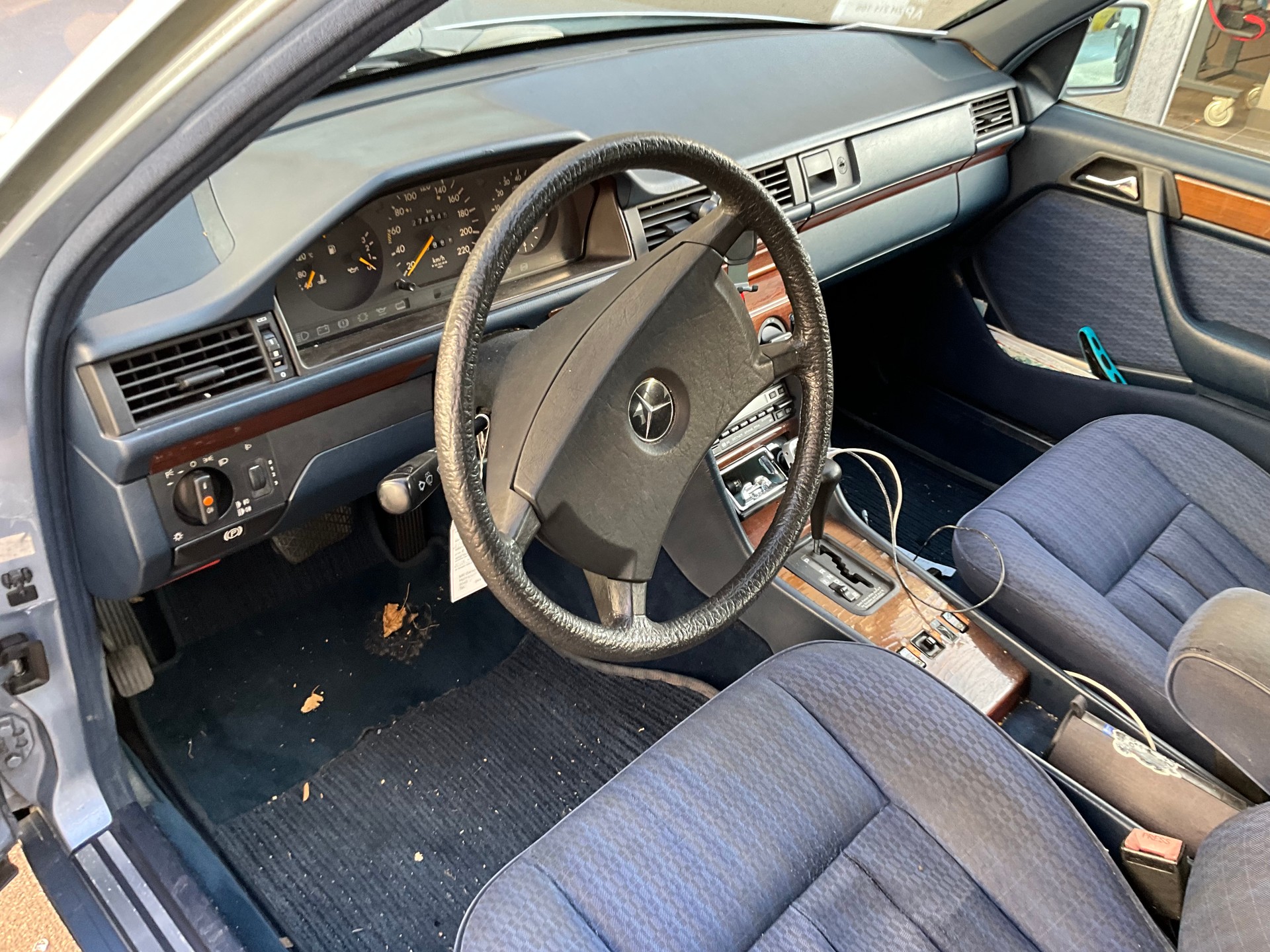 MERCEDES-BENZ 230 TE-image-6
