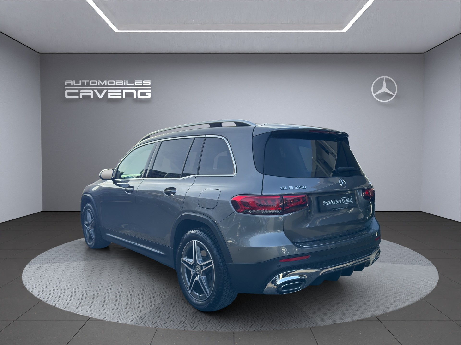 MERCEDES-BENZ GLB 250 4Matic AMG Line 8G-Tronic-image-2
