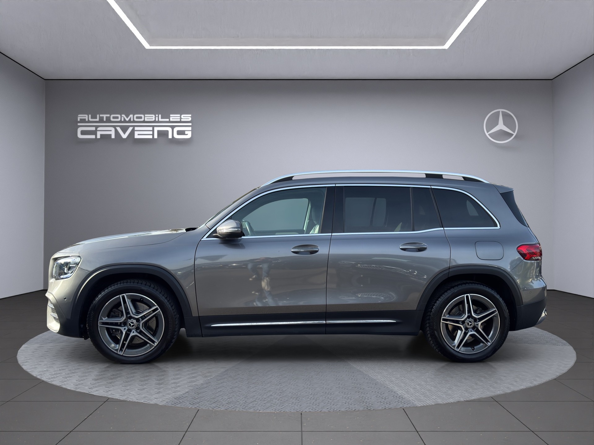 MERCEDES-BENZ GLB 250 4Matic AMG Line 8G-Tronic-image-1