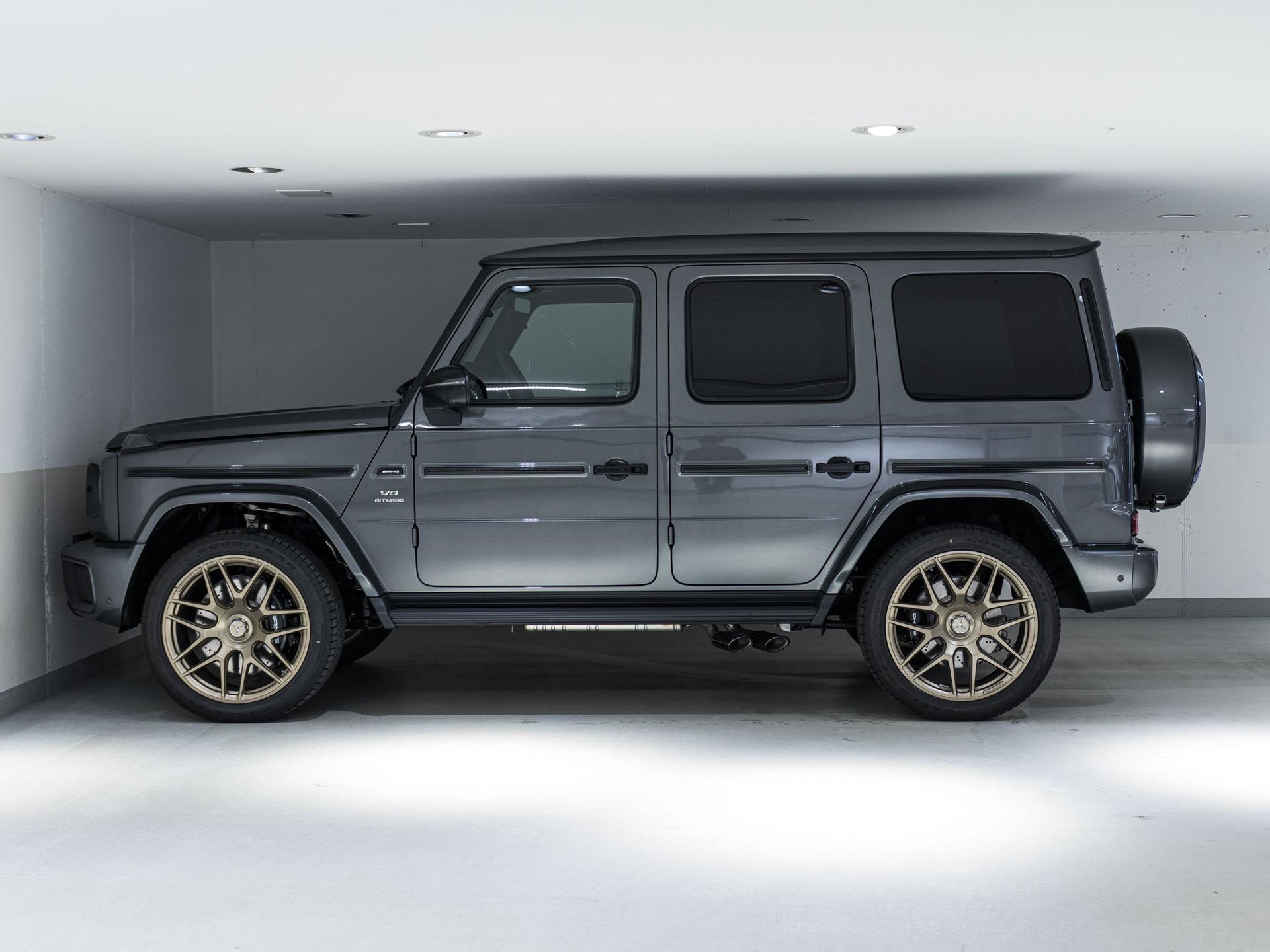 MERCEDES-BENZ G 63 AMG-image-4