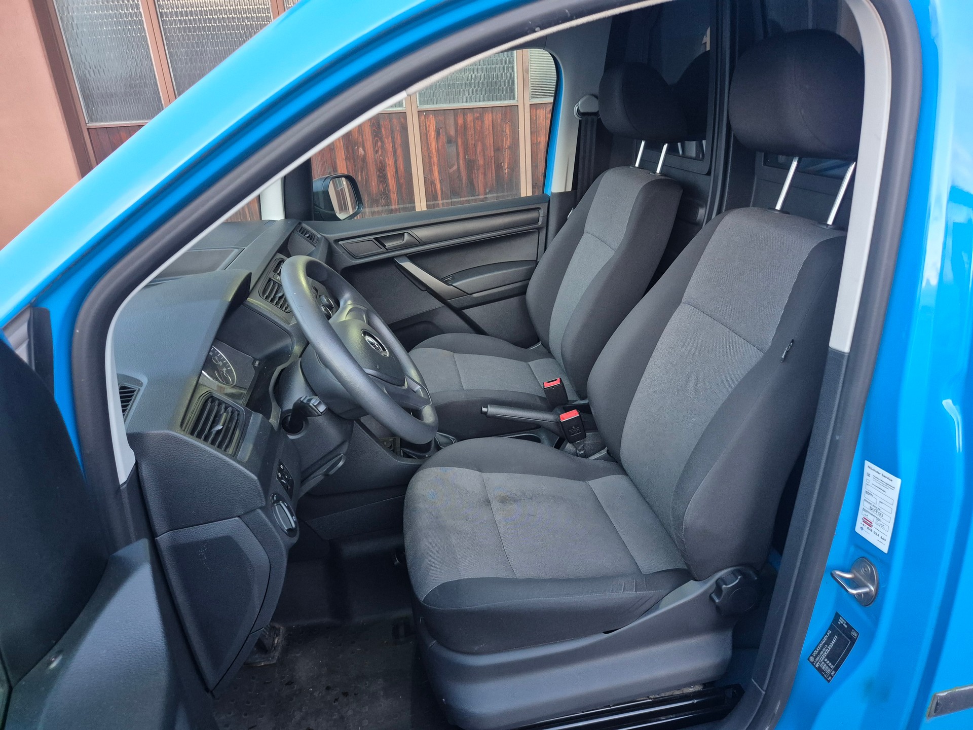 VW Caddy Maxi 2.0TDI 4Motion BlueMotion Technology-image-5