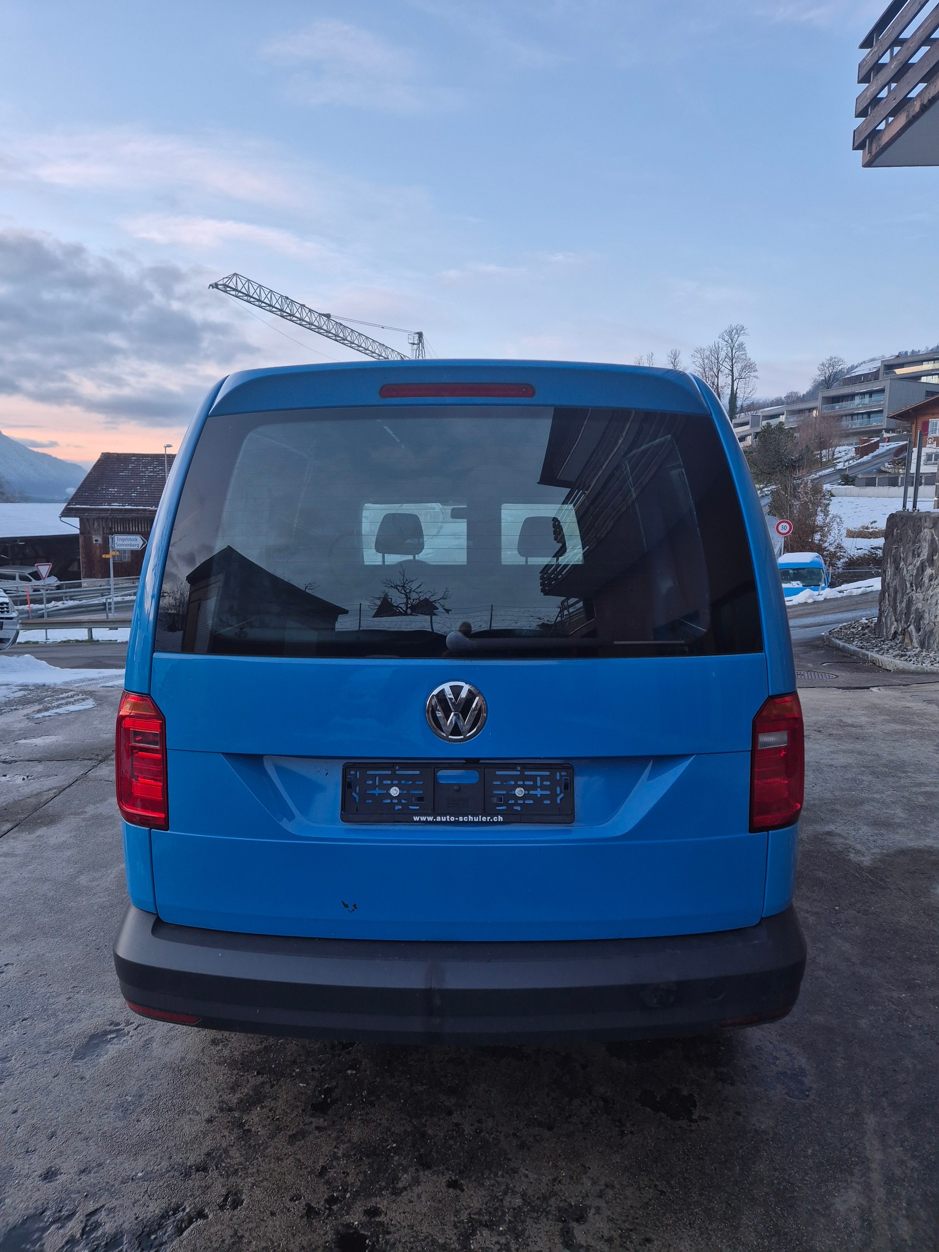 VW Caddy Maxi 2.0TDI 4Motion BlueMotion Technology-image-2