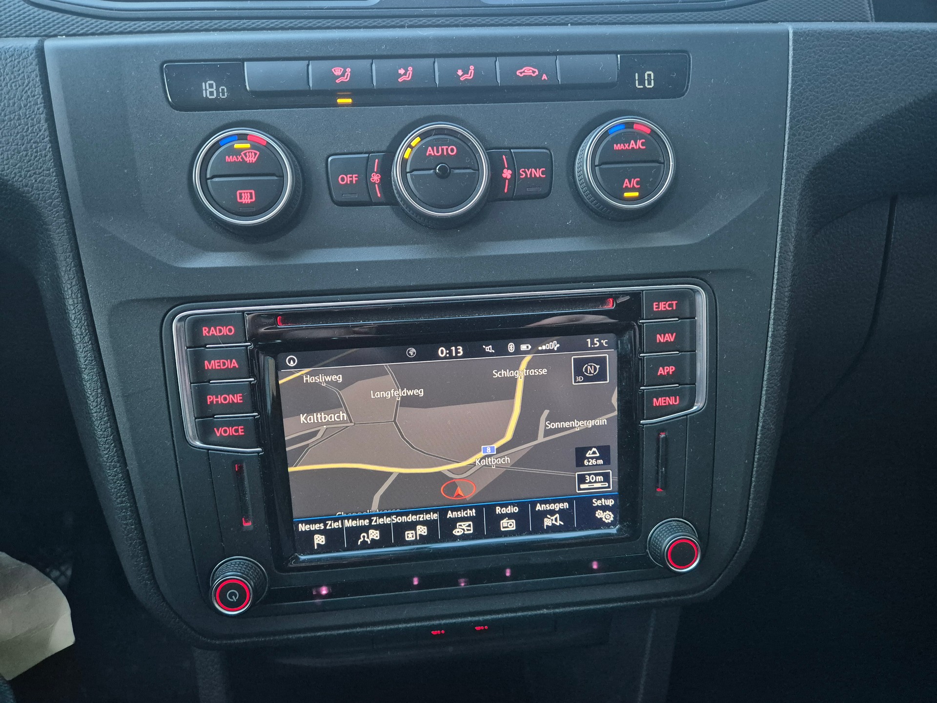 VW Caddy Maxi 2.0TDI 4Motion BlueMotion Technology-image-9