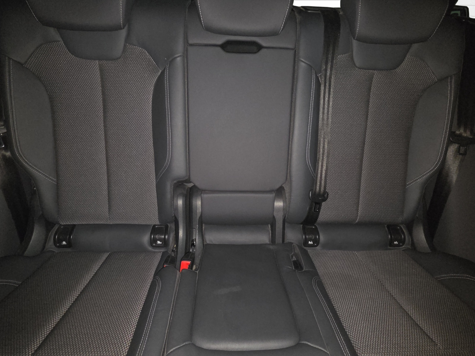 AUDI Q5 55 TFSI e PHEV S line quattro S-tronic-image-7