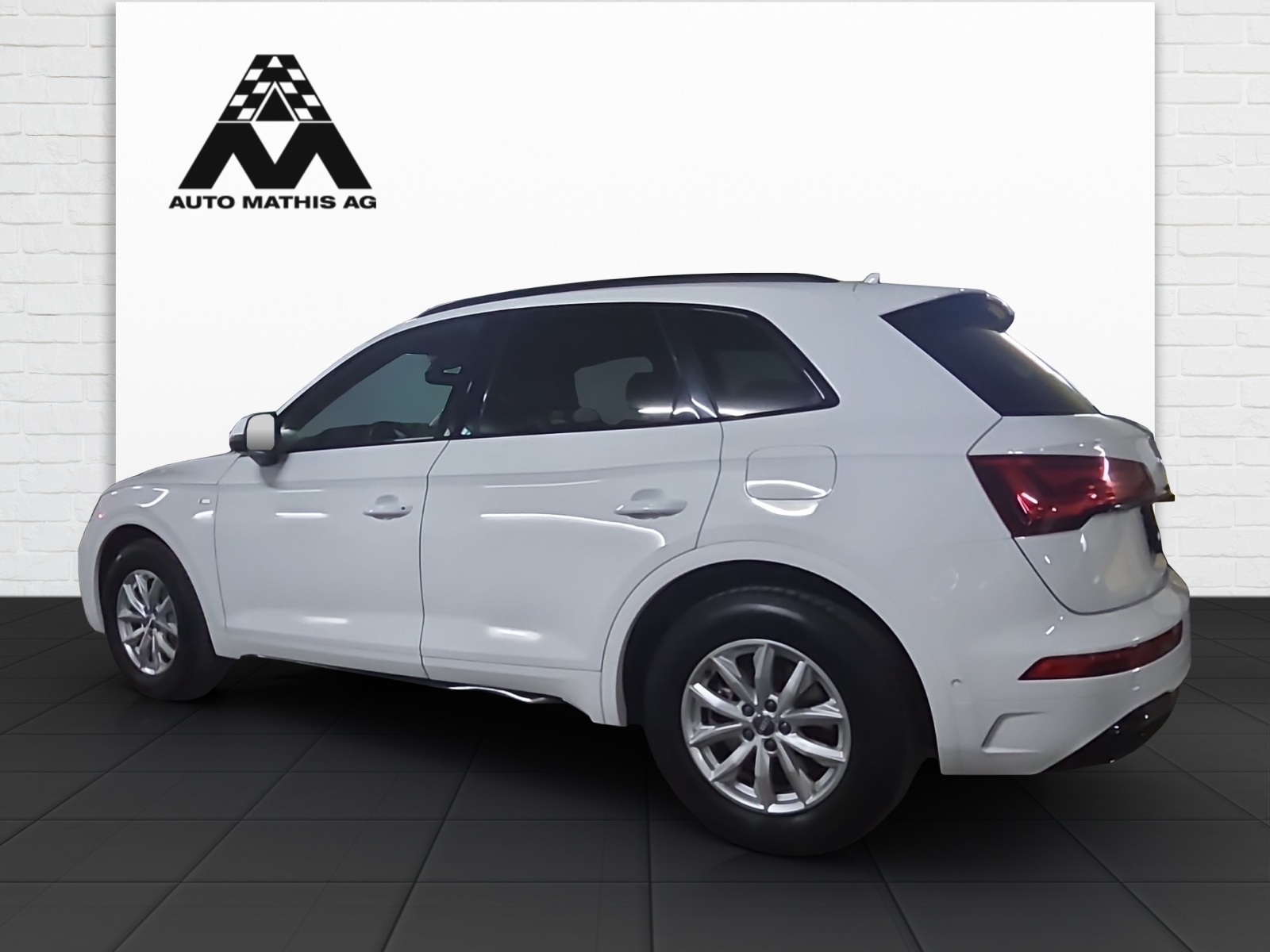 AUDI Q5 55 TFSI e PHEV S line quattro S-tronic-image-3