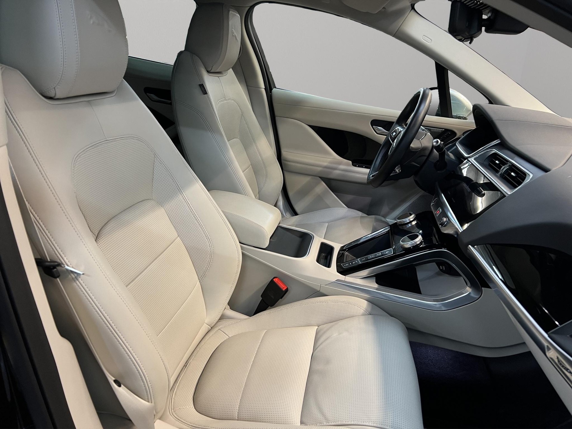 JAGUAR I-Pace EV400 HSE AWD-image-8
