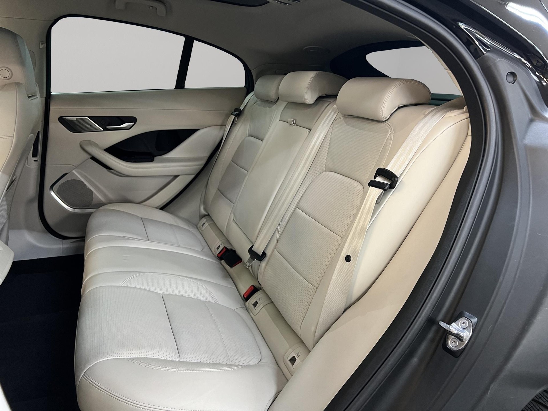 JAGUAR I-Pace EV400 HSE AWD-image-10