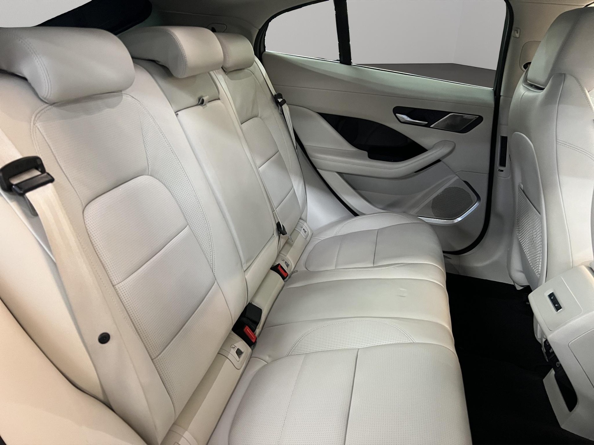 JAGUAR I-Pace EV400 HSE AWD-image-11