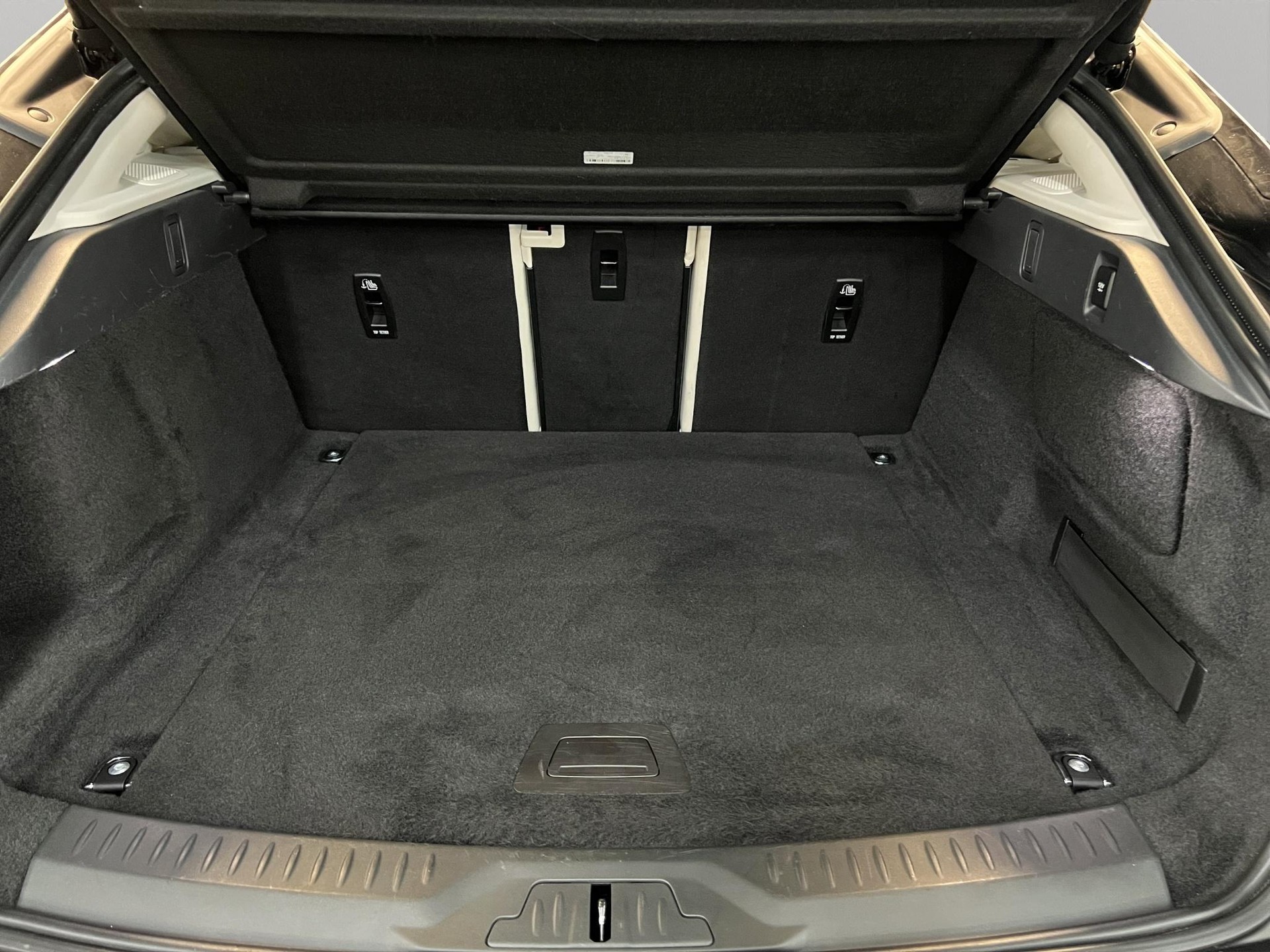 JAGUAR I-Pace EV400 HSE AWD-image-12
